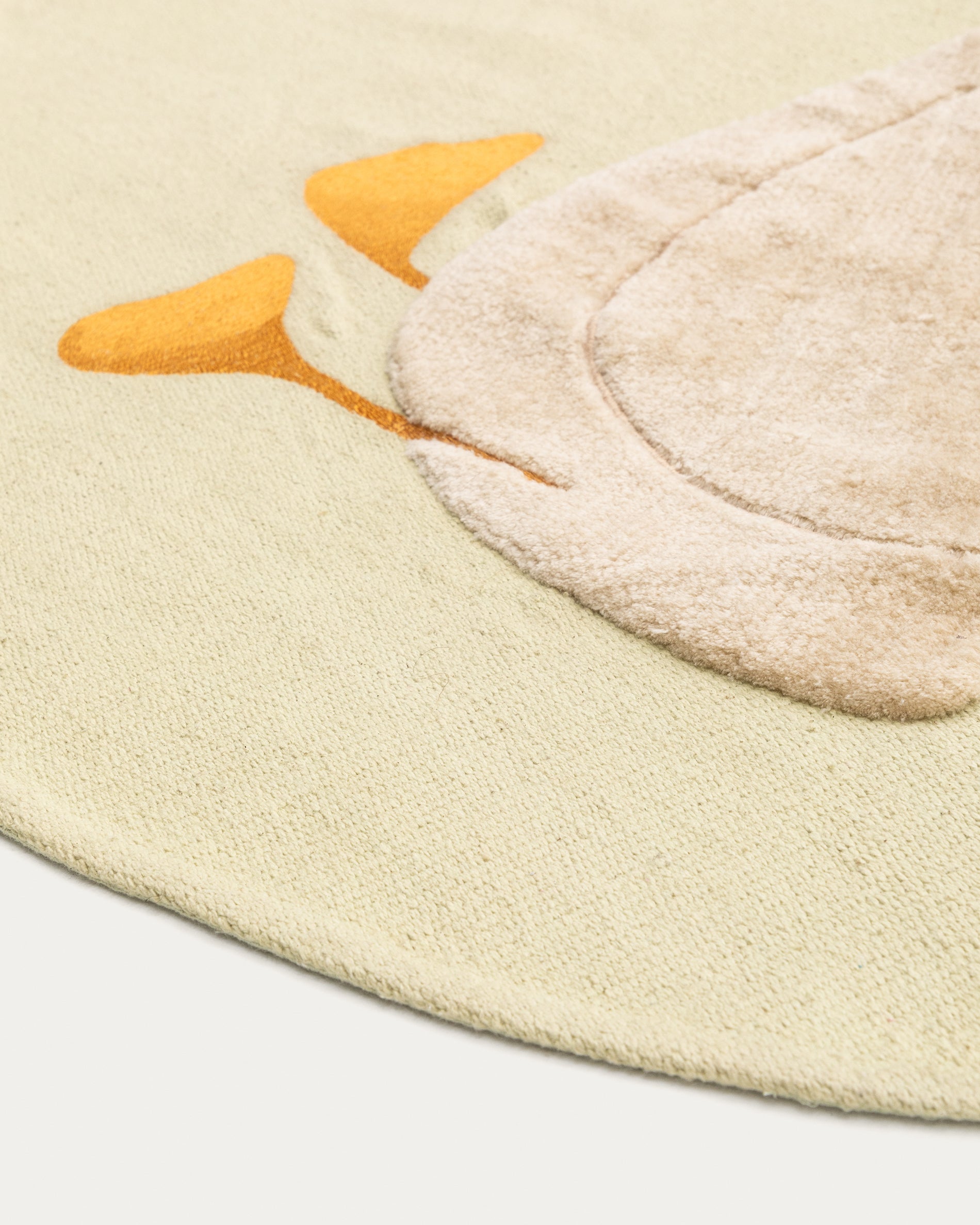 Milu green, 100% cotton rug with a goose feature, Ø 100 cm - Detail