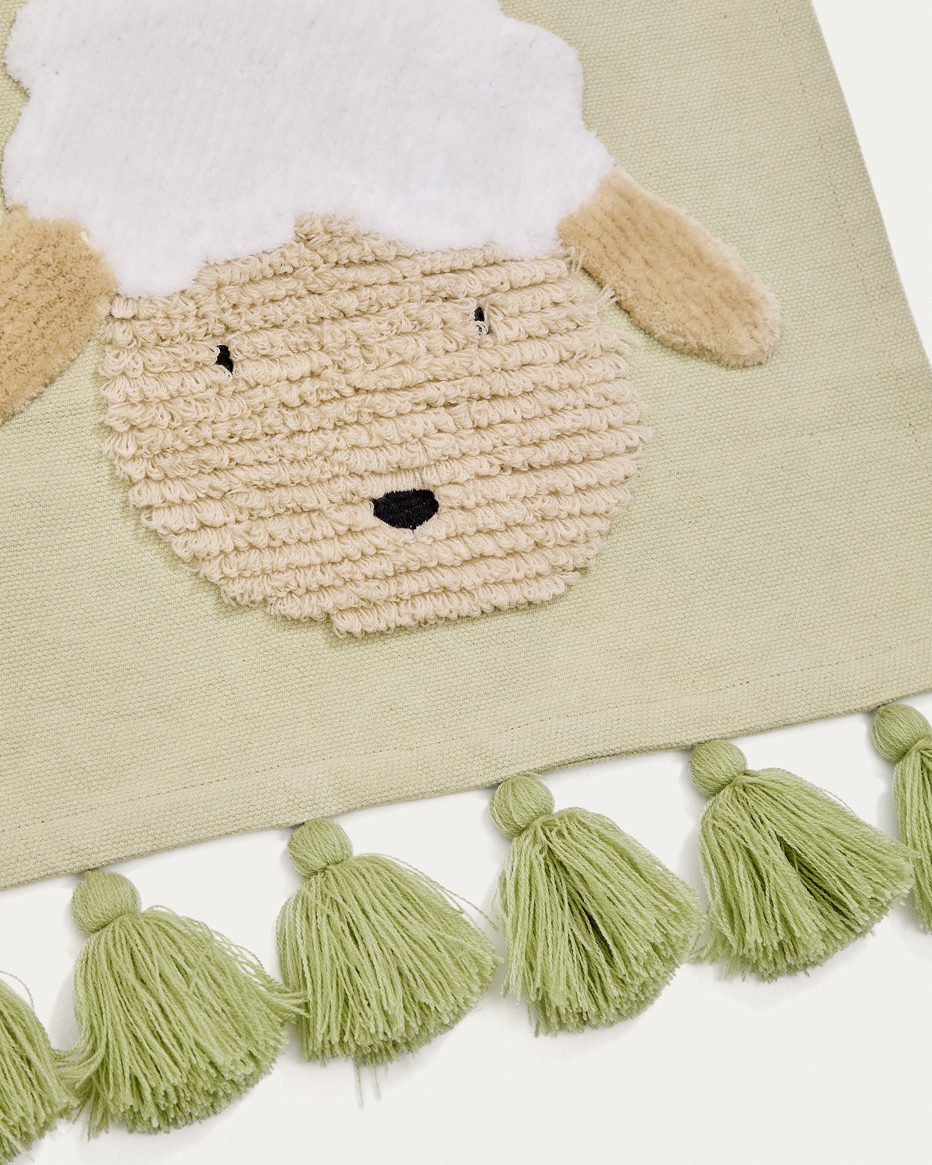 Milu wall tapestry in green cotton with a sheep and green tassels - Detail