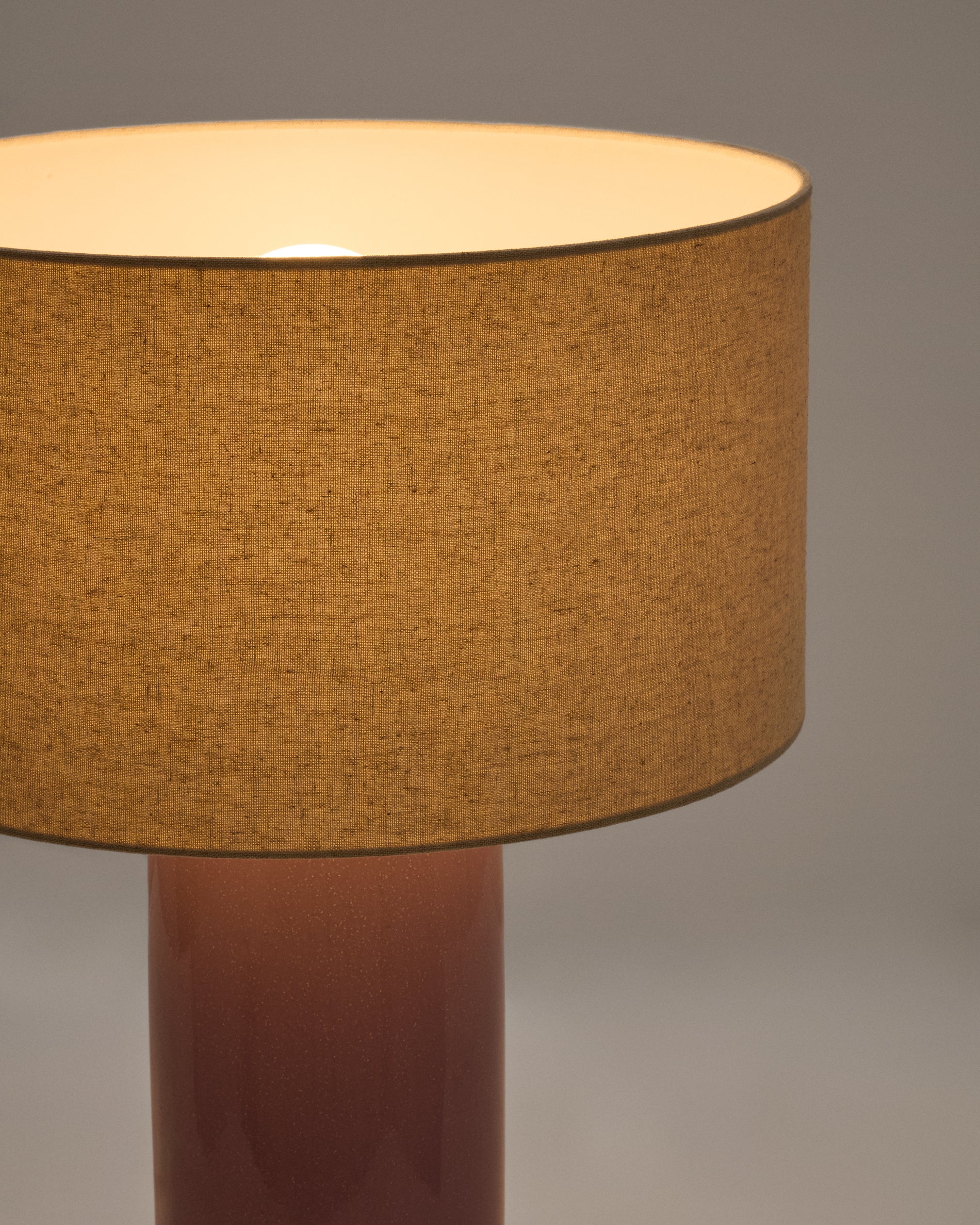 Toneric ceramic table lamp with a lilac finish and cotton - Detail
