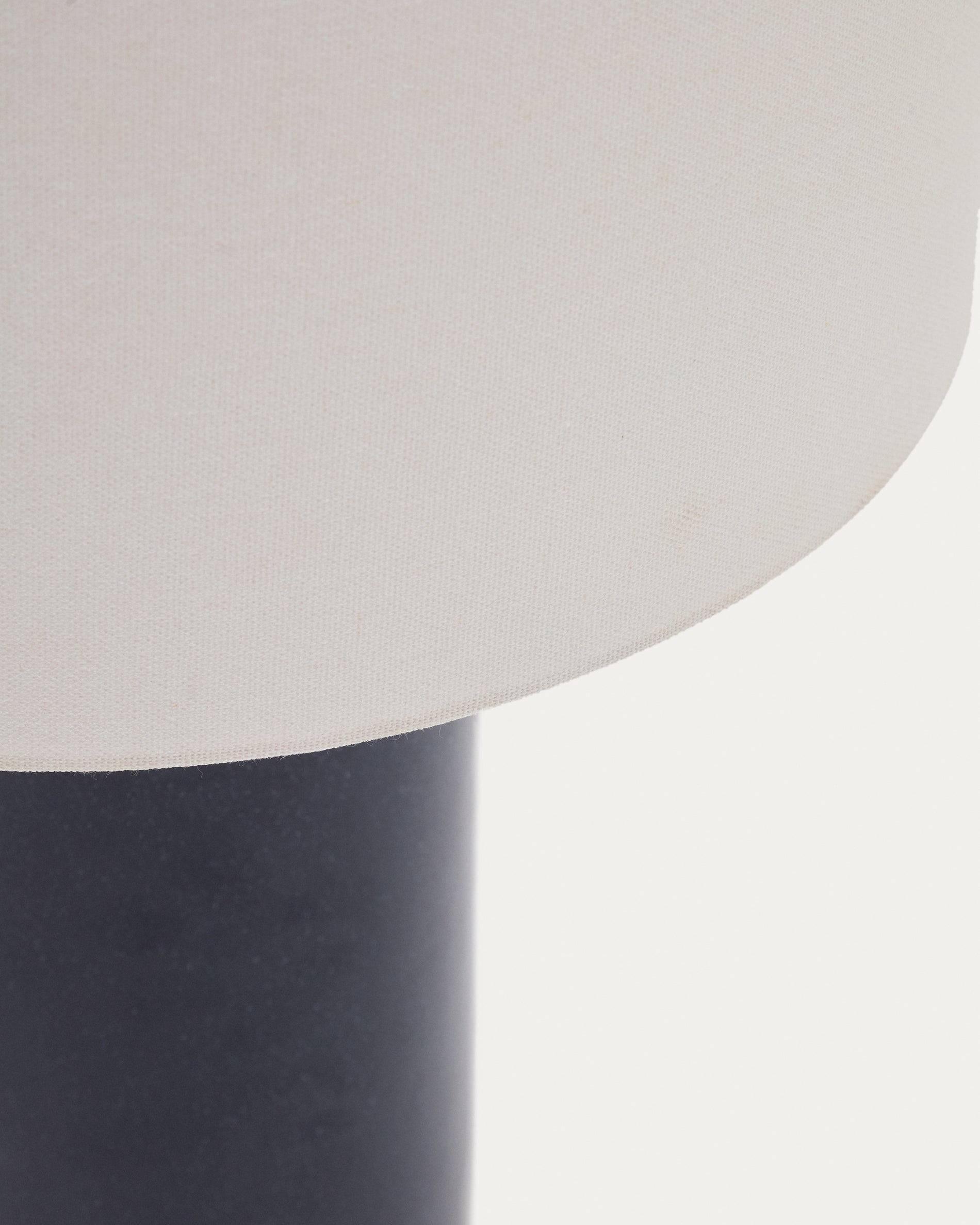 Toneric ceramic table lamp with blue finish and cotton - Detail
