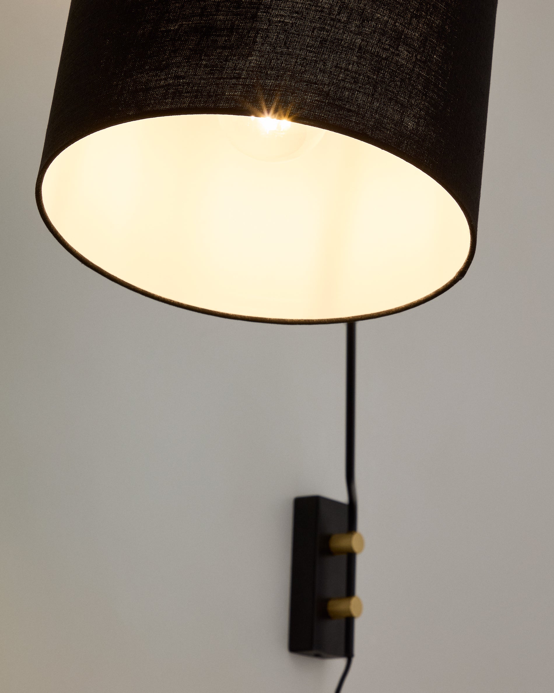 Jex wall lamp made of black painted metal - Detail