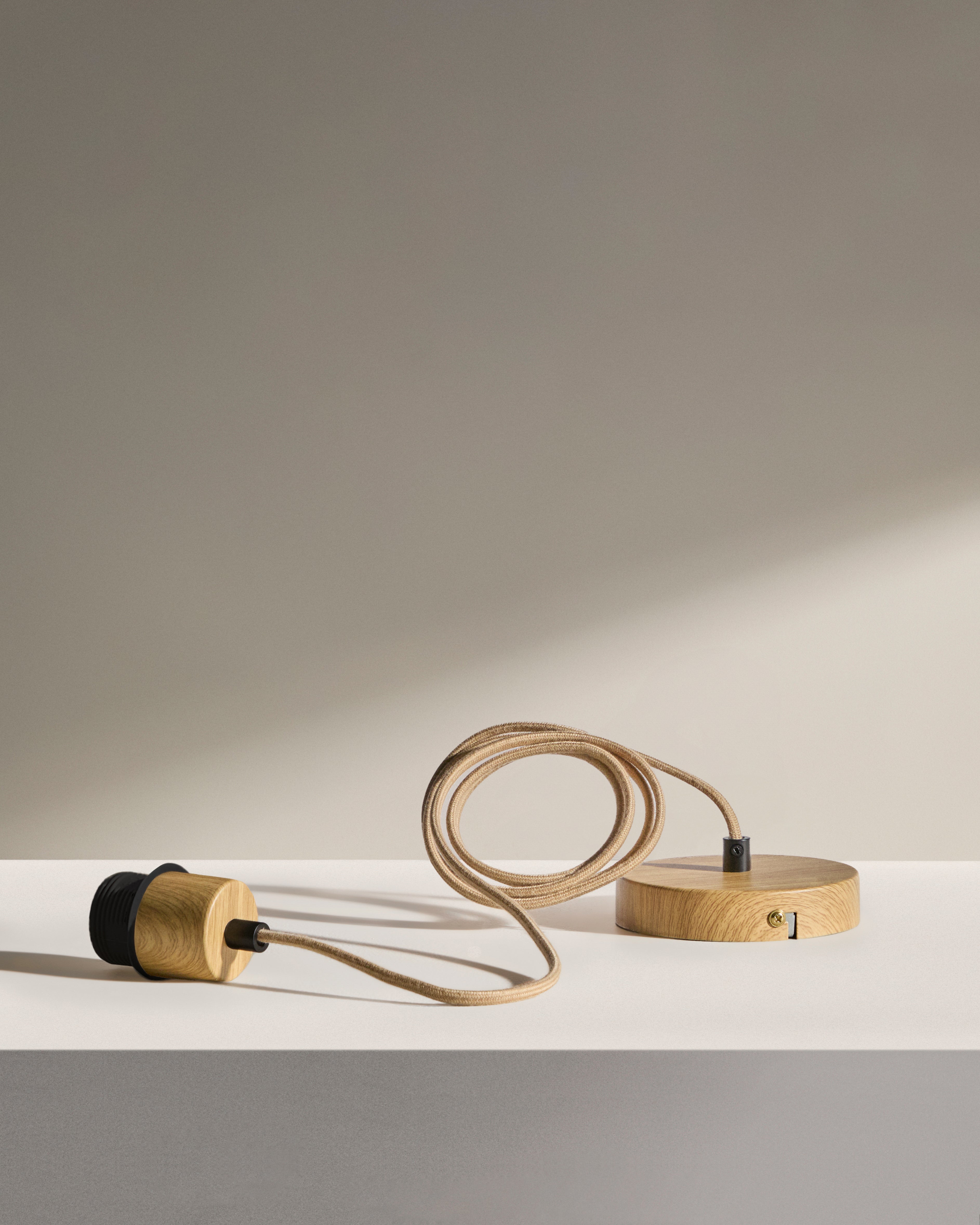 Kaede metal lamp fitting in a wood effect, 150 cm - Product Image