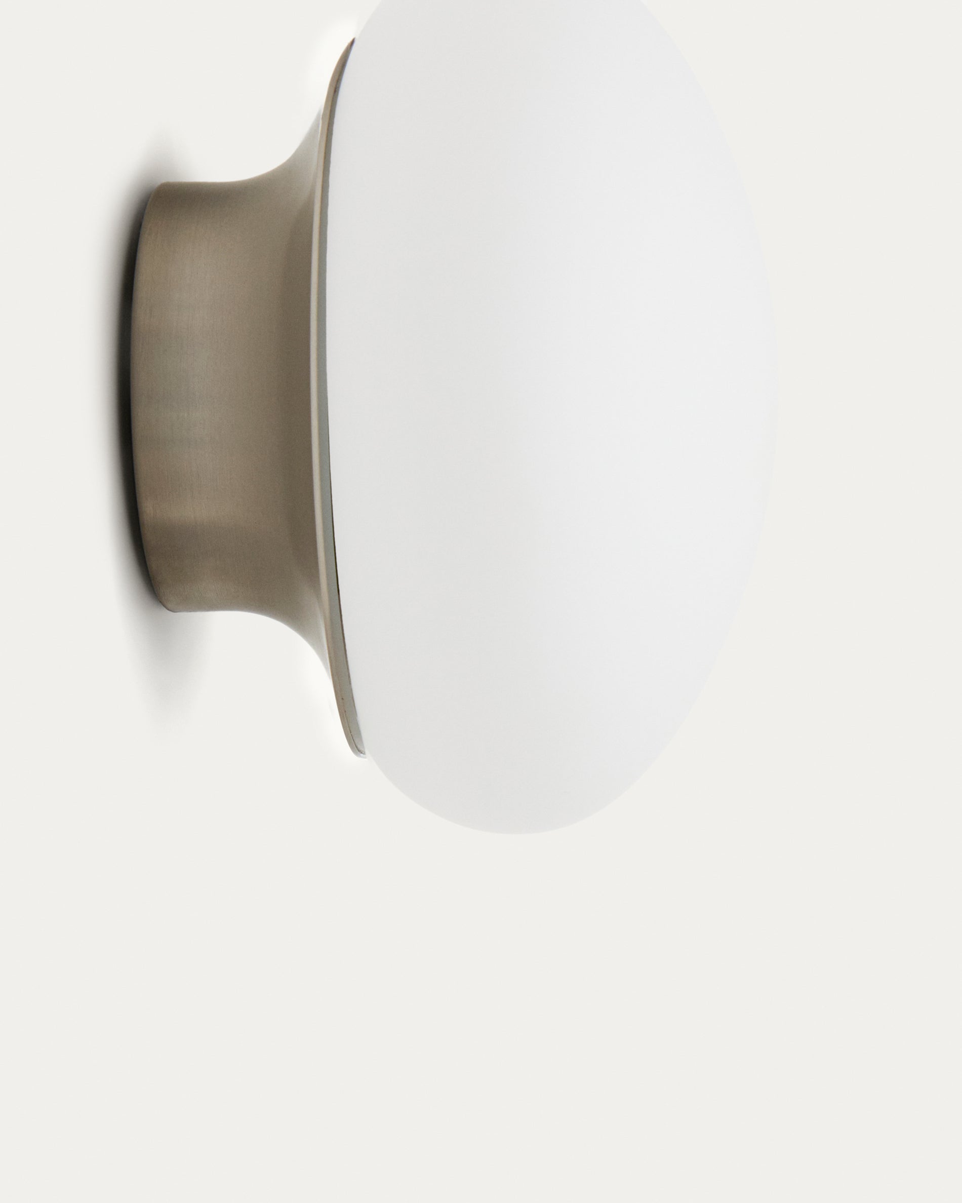 Bamila wall lamp in smoked glass and nickel Ø15cm - Detail