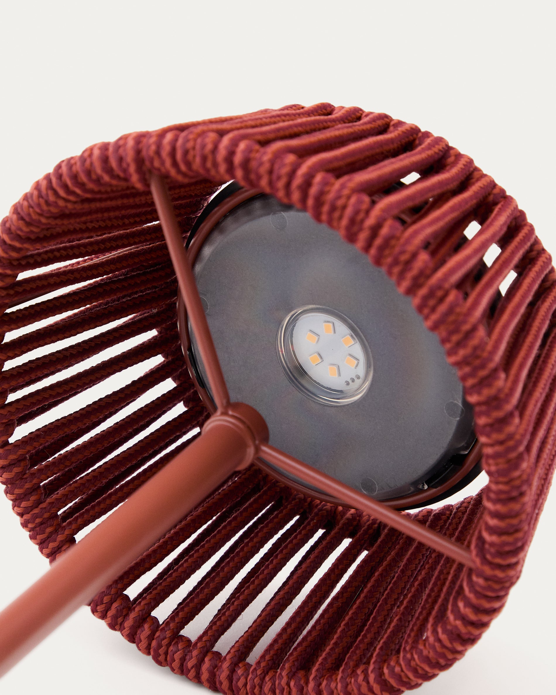 Aldet outdoor solar table lamp in terracotta mottled rope cord with terracotta metal stand - Detail