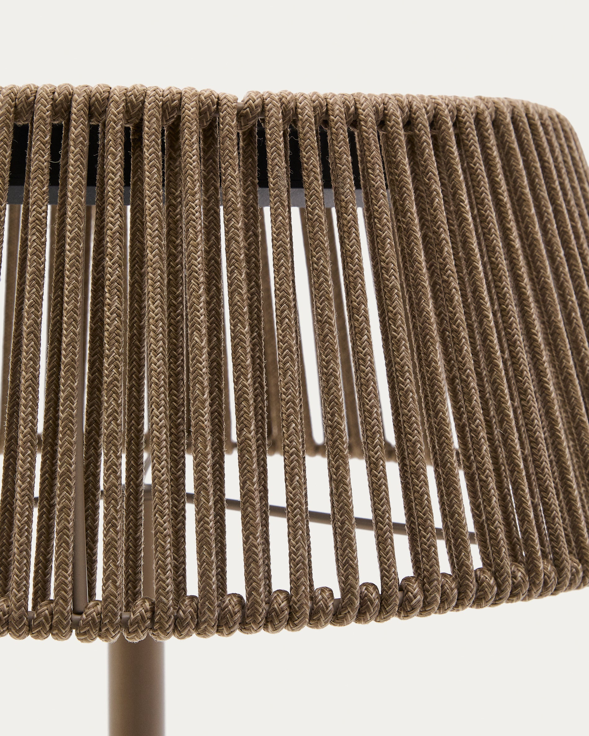 Aldet outdoor solar floor lamp in beige mottled rope cord with beige metal stand Ø46cm - Detail