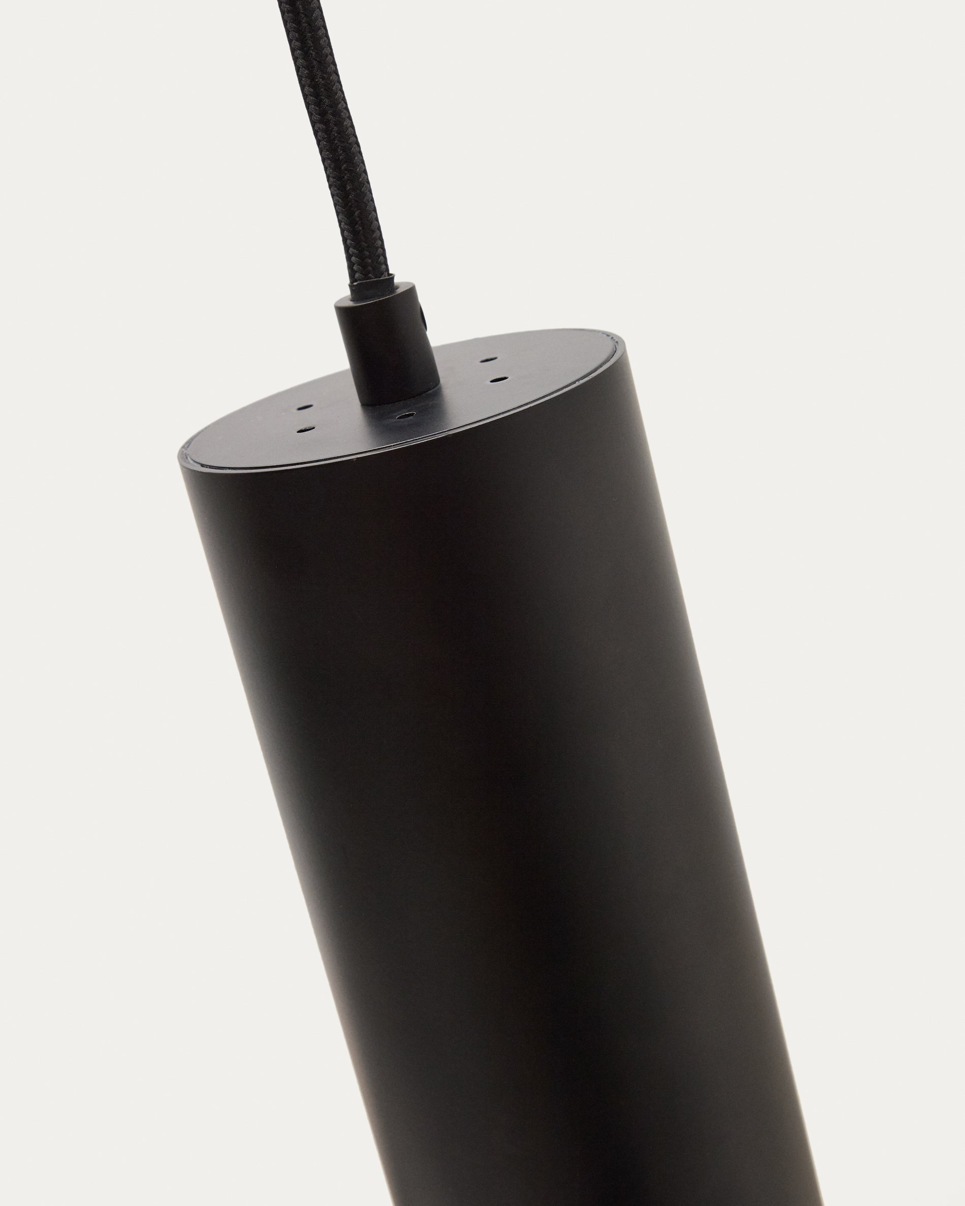 Andia aluminium ceiling lamp with black painted finish - Detail