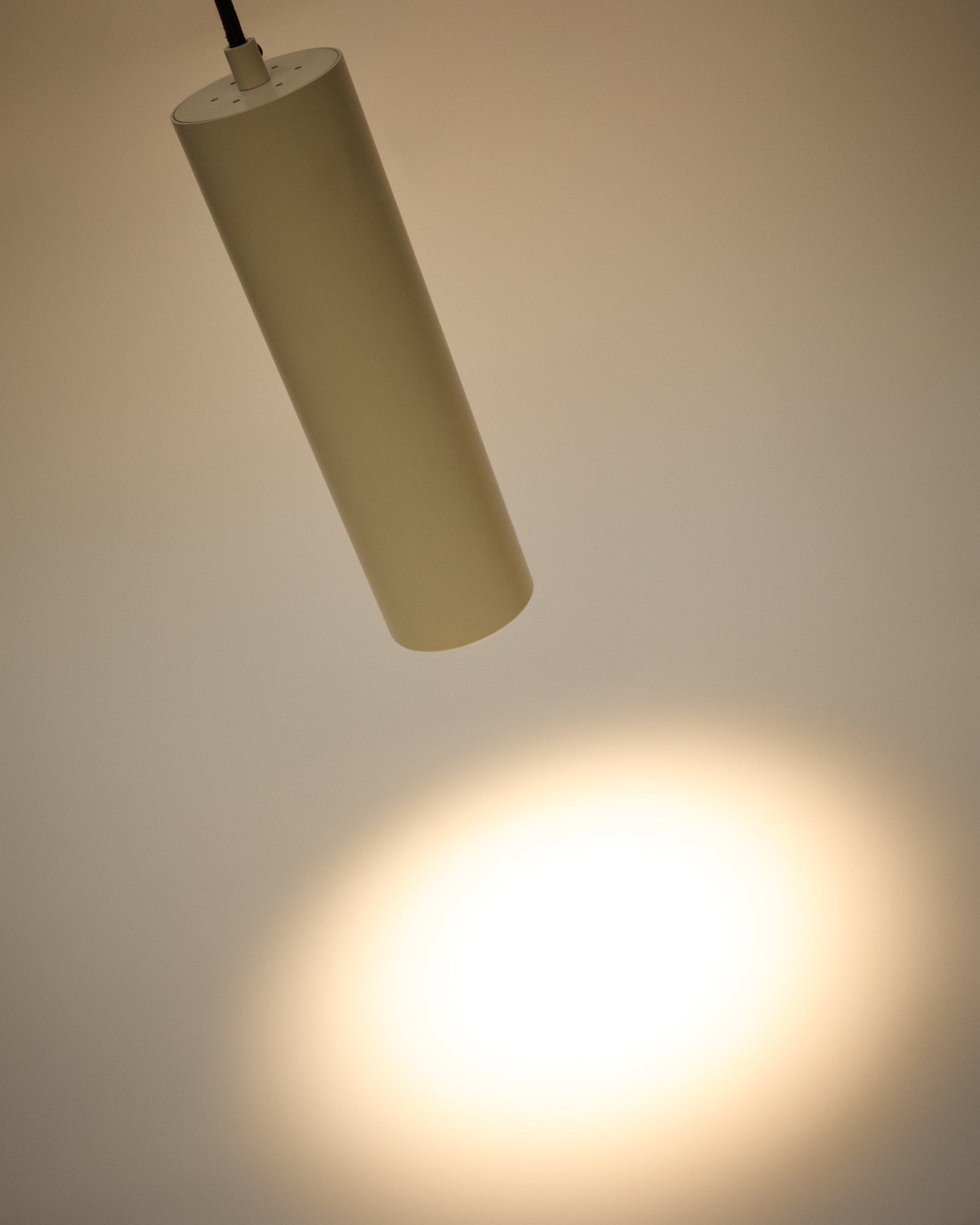 Andia aluminium ceiling lamp with beige painted finish - Detail