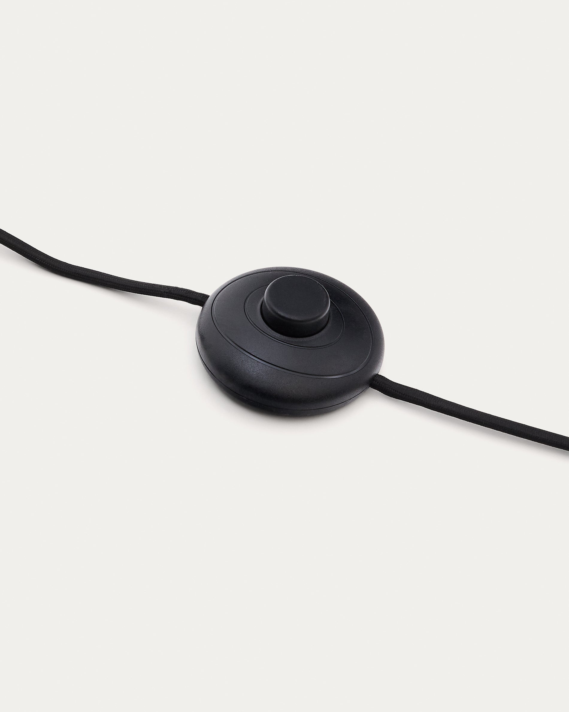 Nibla black metal floor lamp with terracotta effect shade - Detail