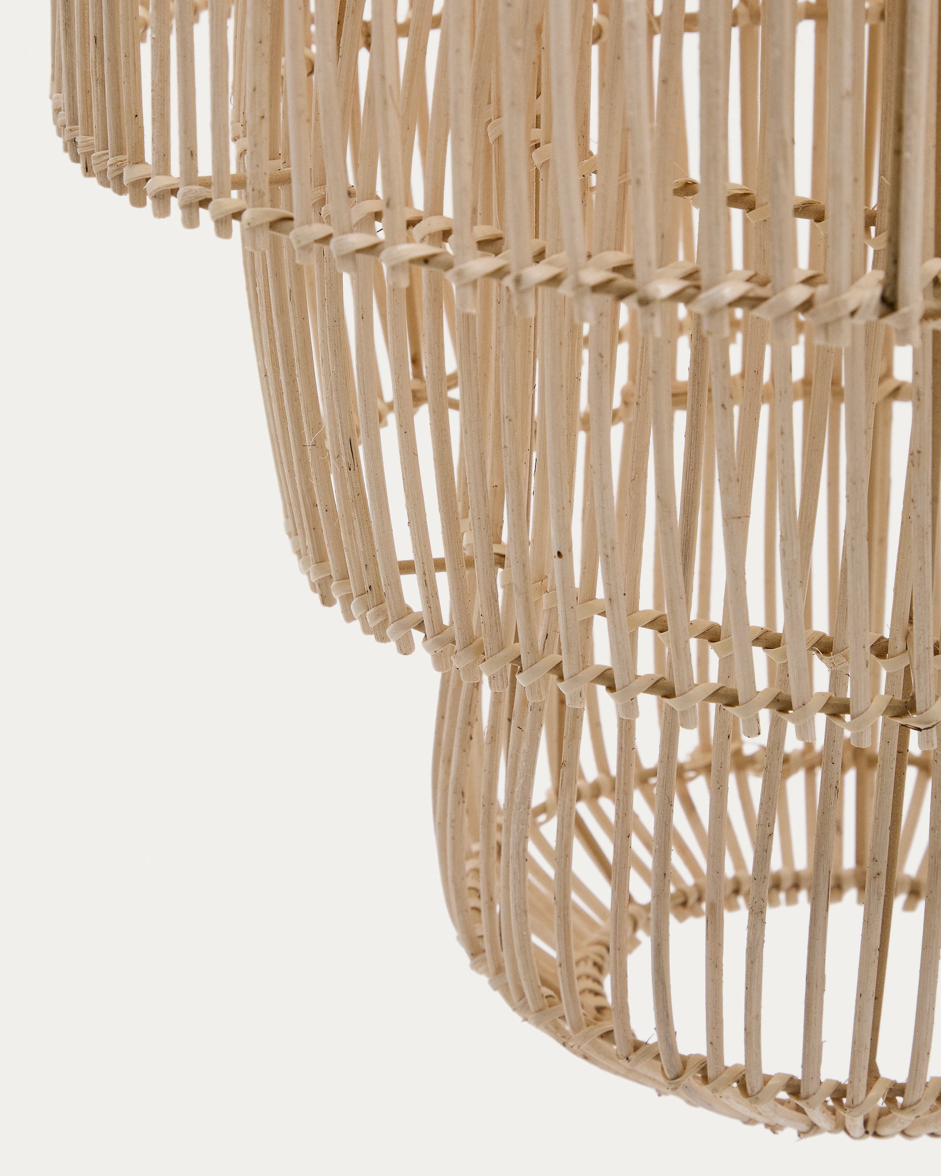 Janoa rattan ceiling lamp shade with light finish Ø38cm - Detail