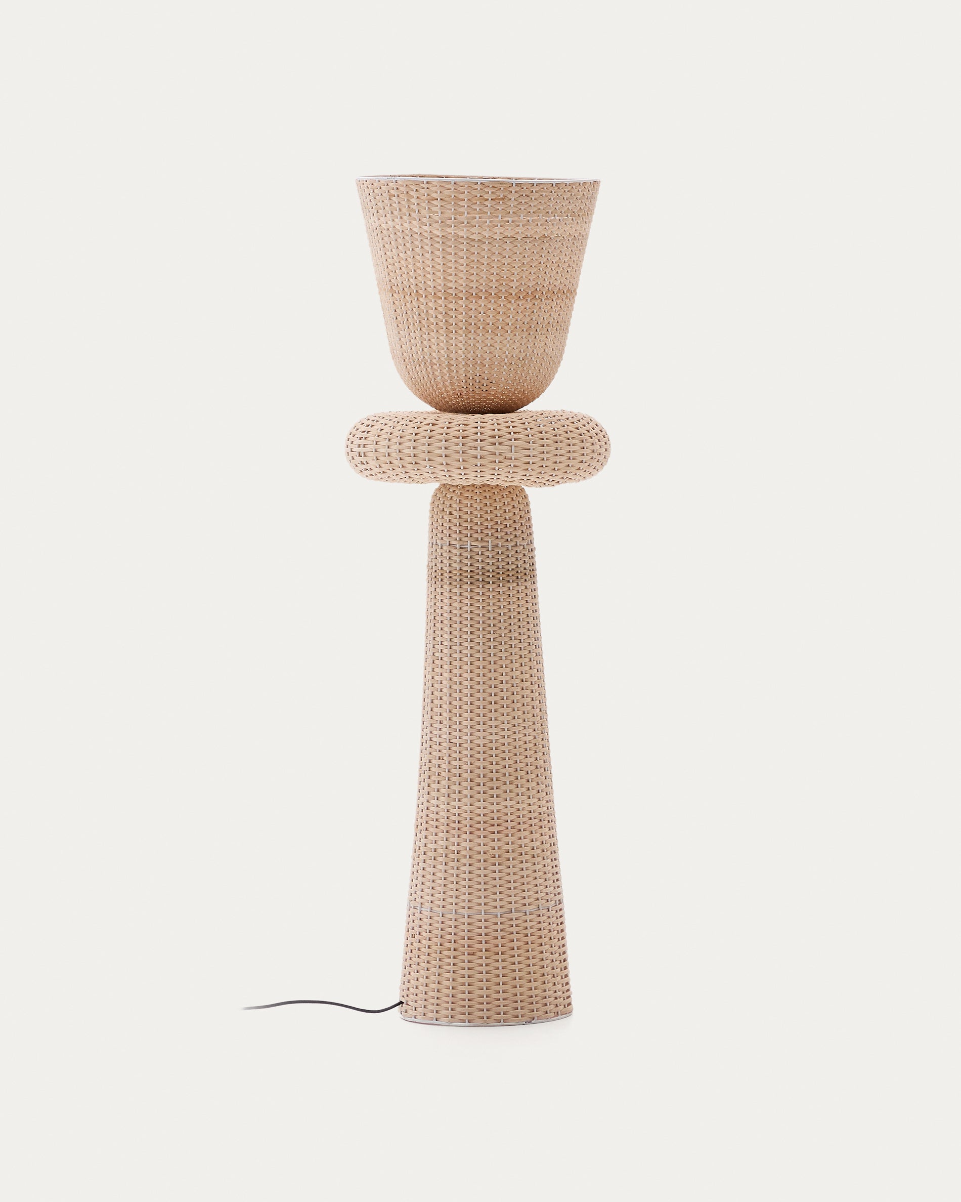 Neuda rattan floor lamp with light finish - Product View