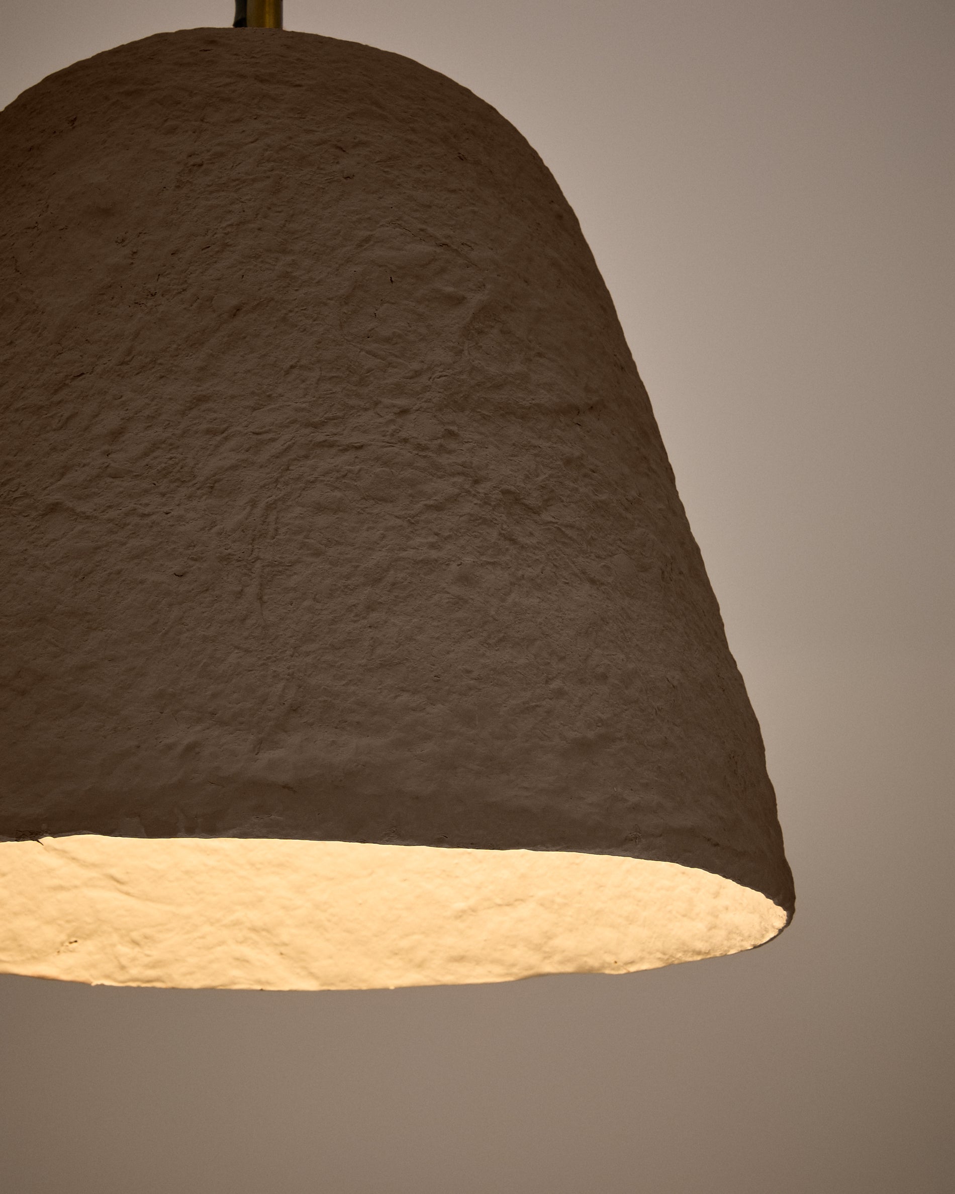 Lisora ceiling lamp in brown papier-mâché Ø35cm - Detail