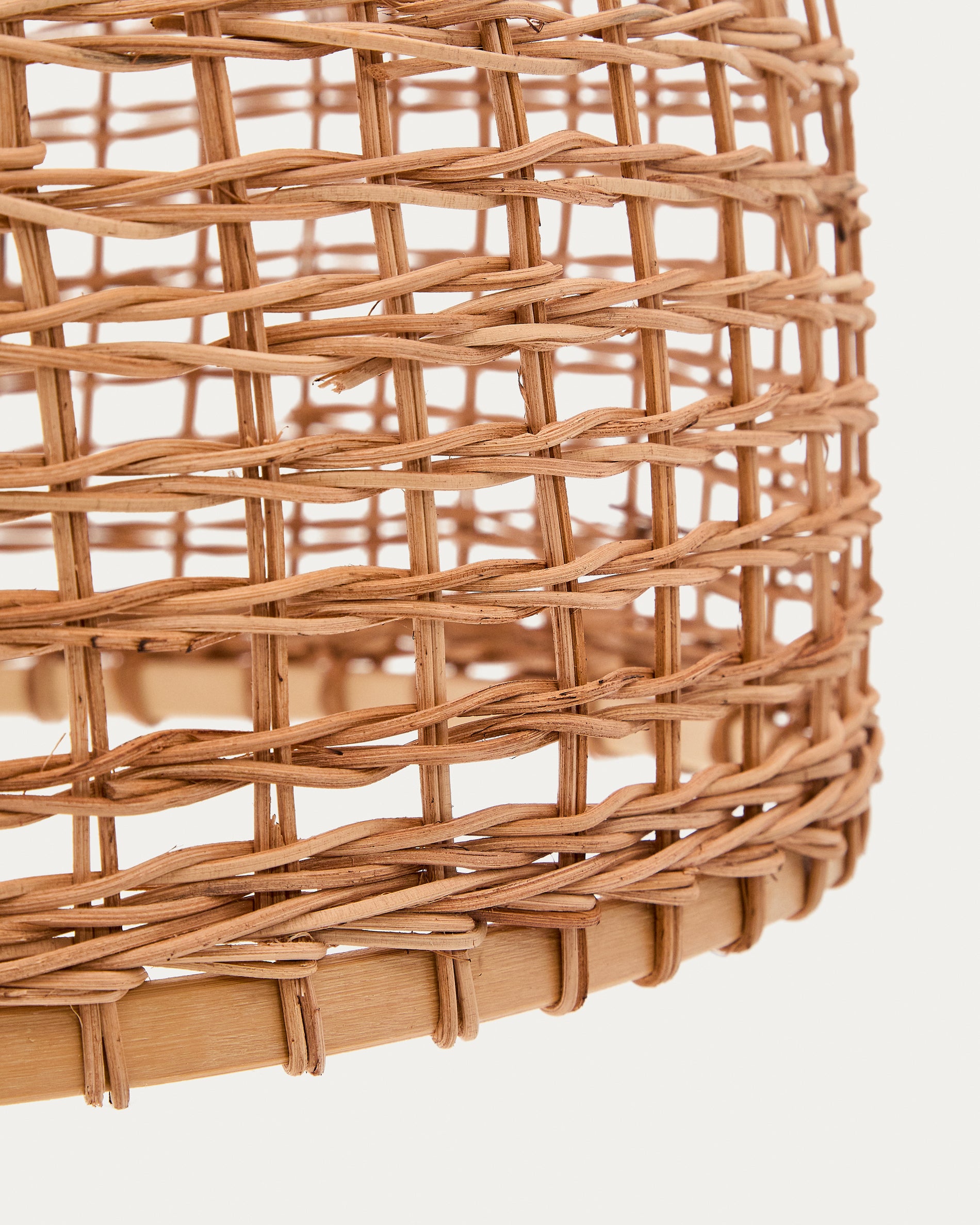 Dakira ceiling lamp shade in rattan with natural finish Ø52cm - Detail