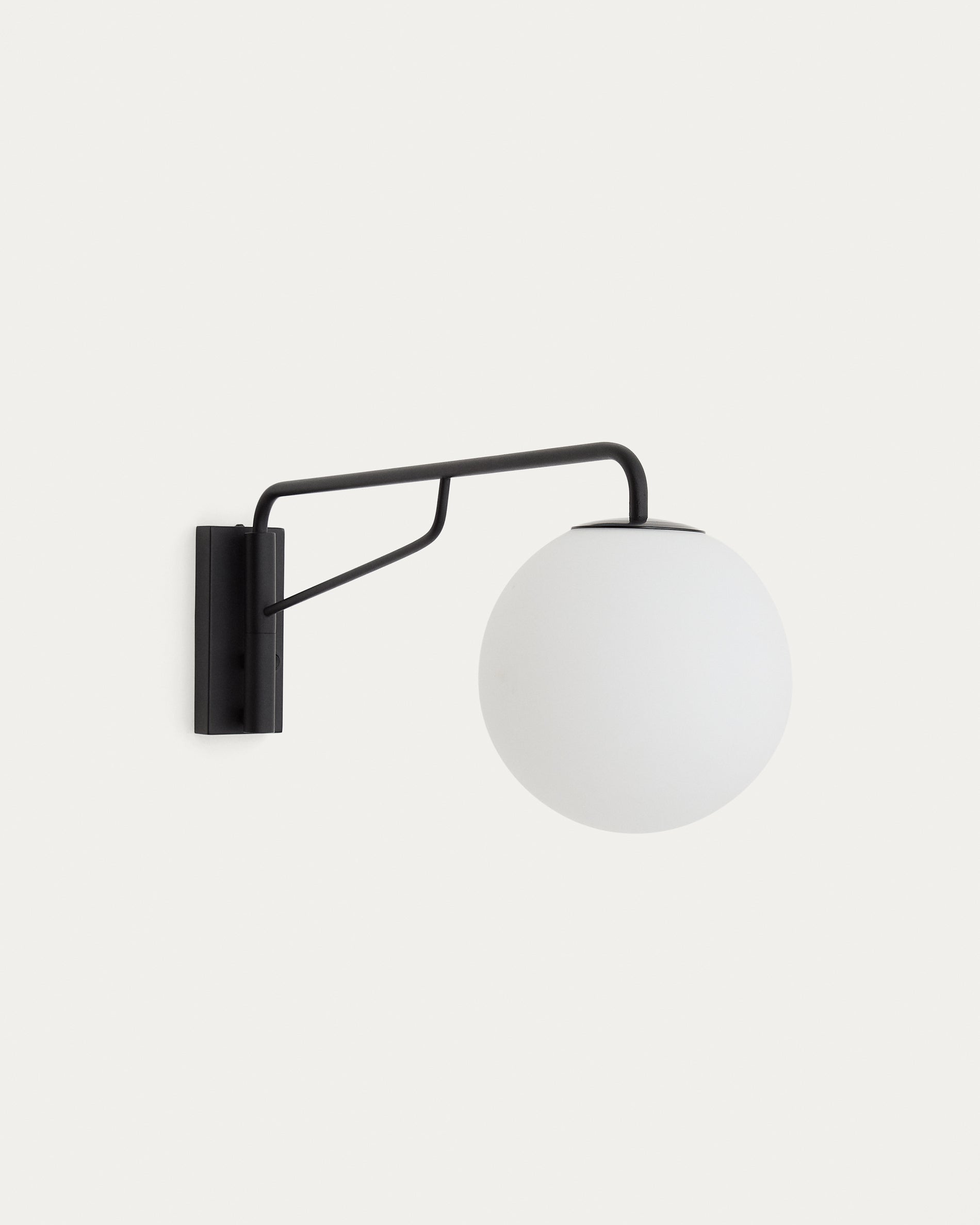 Eilo wall light in black steel with frosted glass globe - Product View