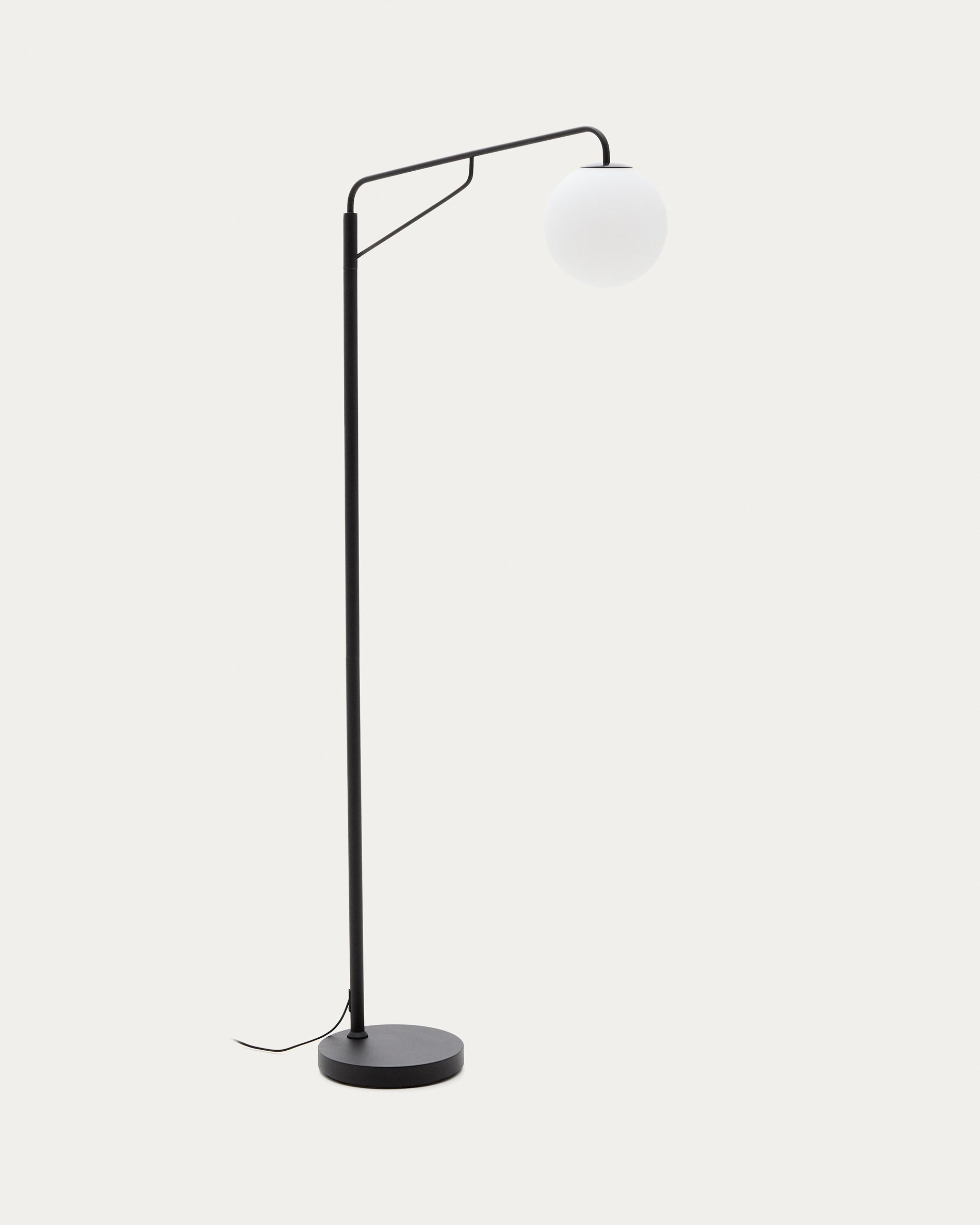 Eilo floor lamp in black steel with frosted glass globe - Product View