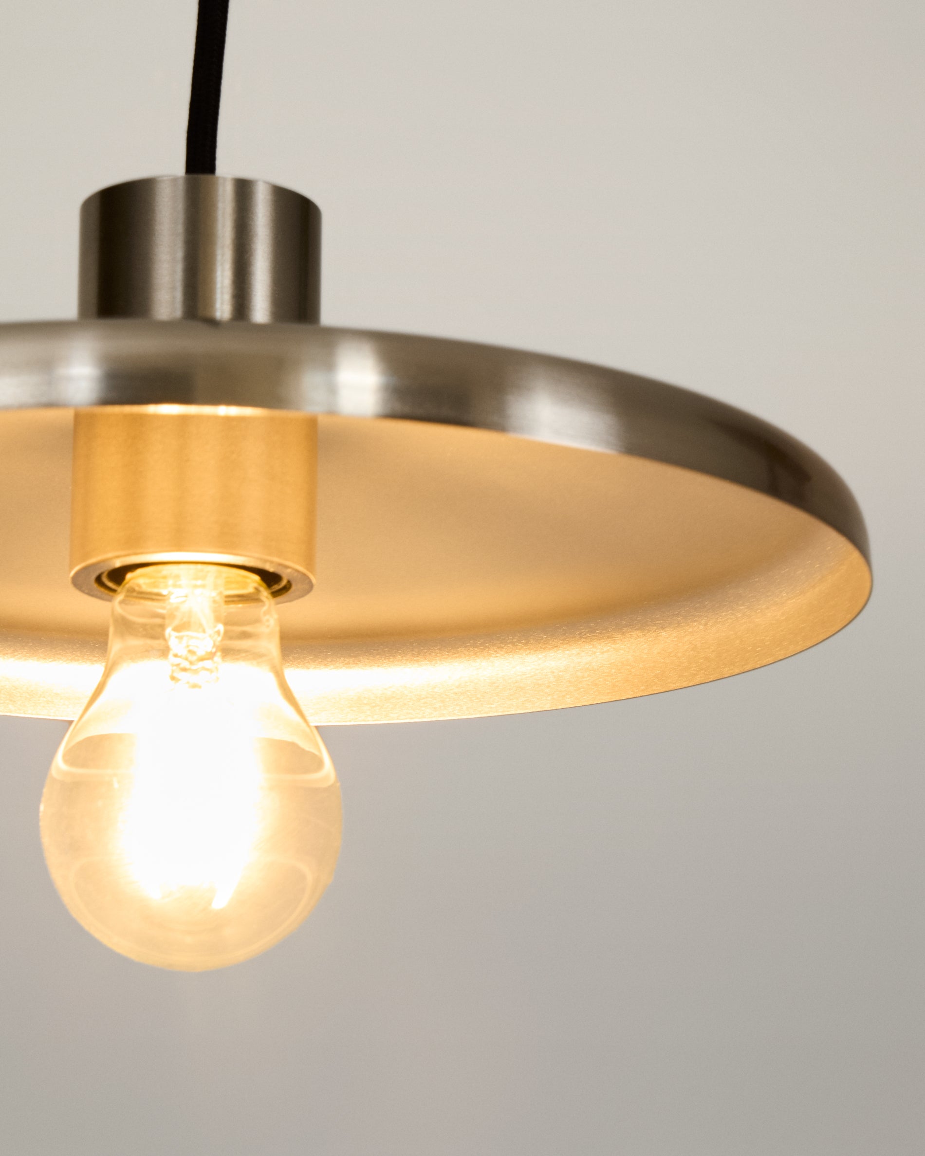 Nuvira ceiling lamp in light grey brushed metal - Detail