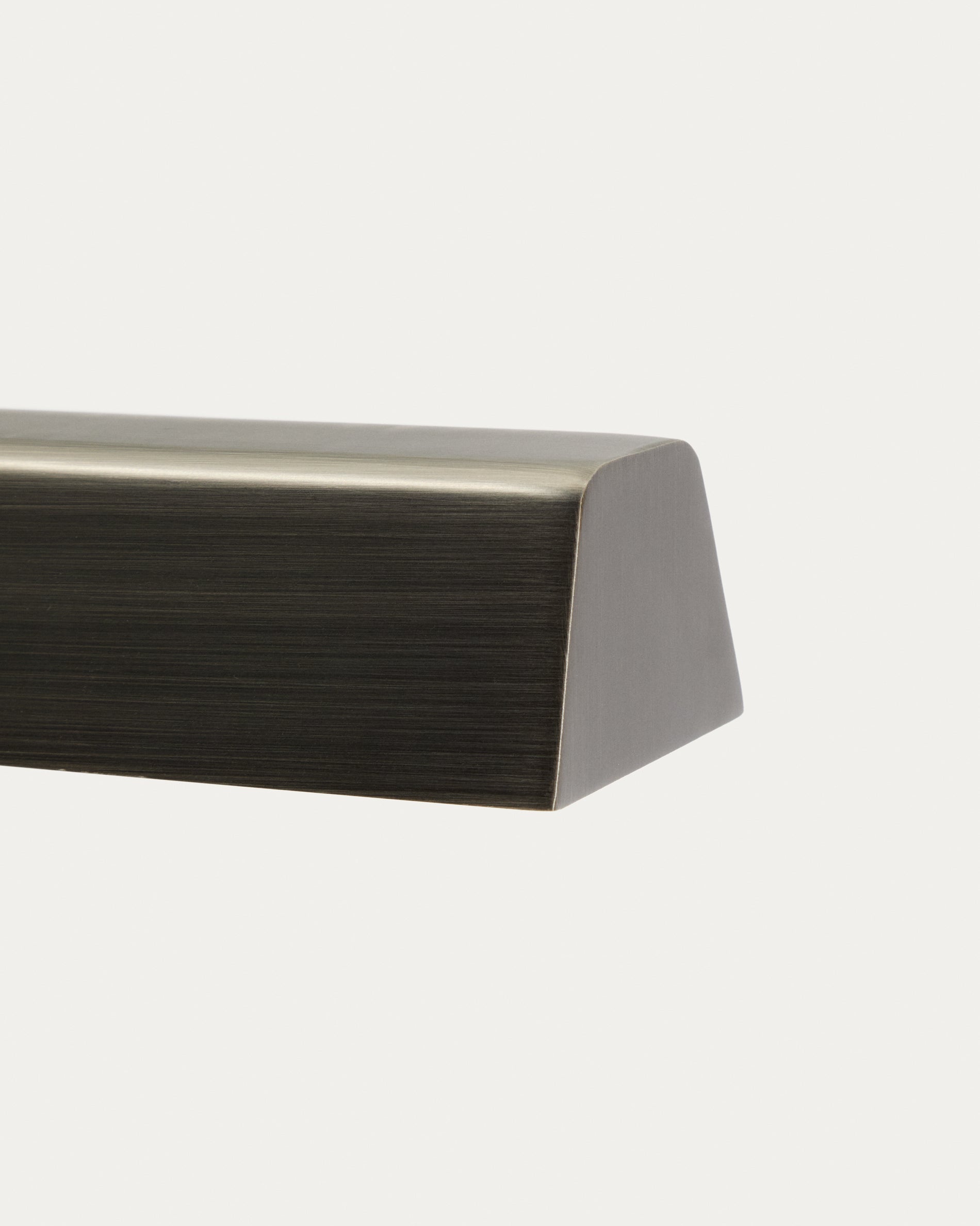 Lynor brushed metal table lamp with black marble base - Detail