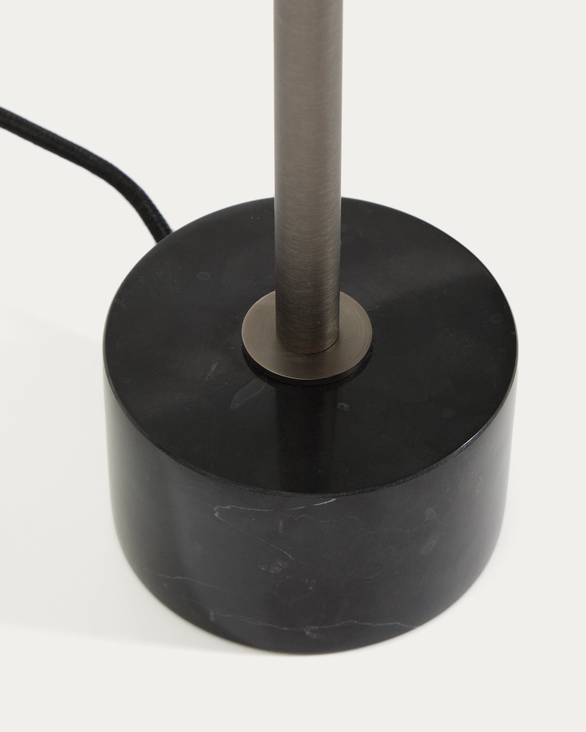Lynor brushed metal table lamp with black marble base - Detail