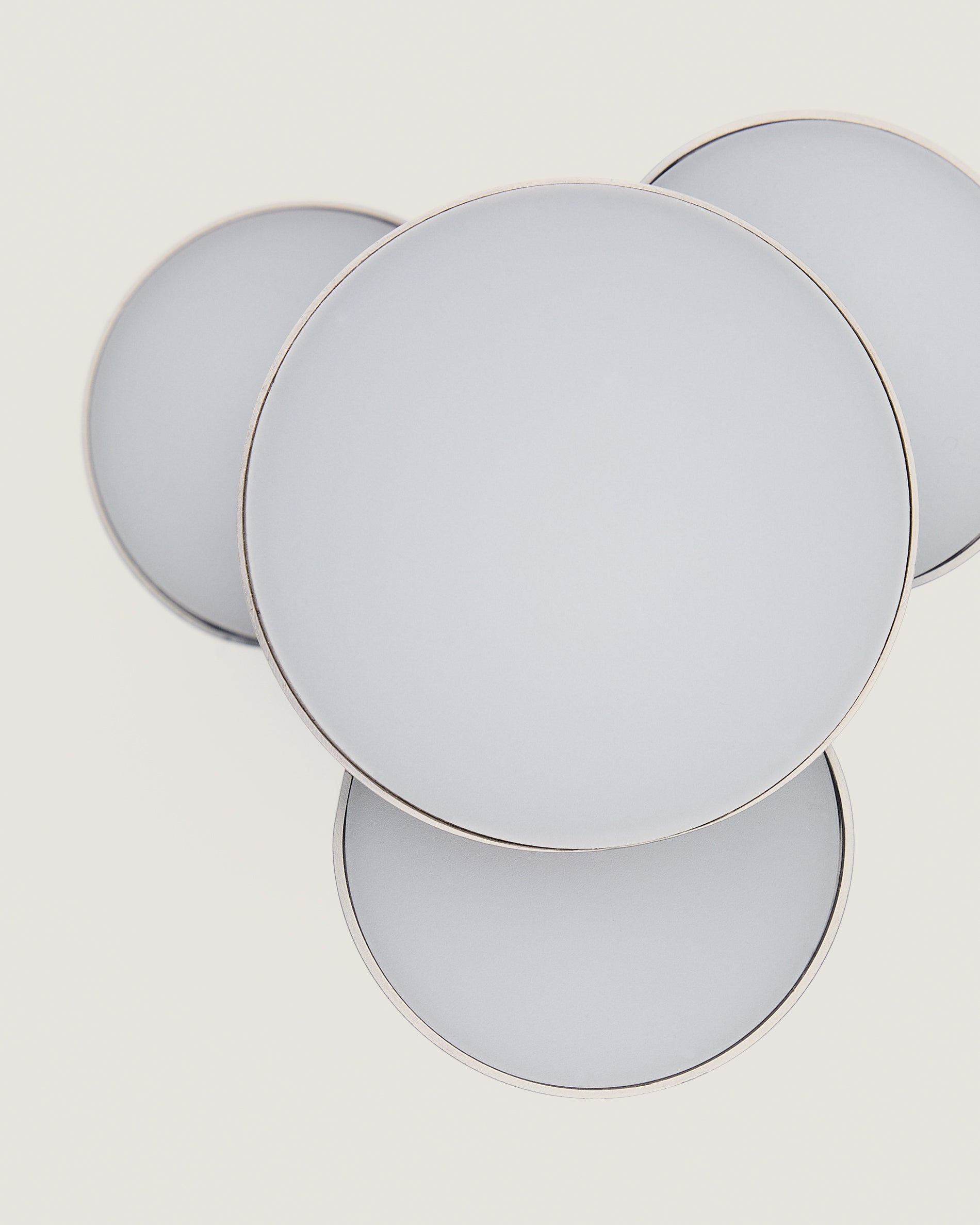Adrina portable LED table lamp in light grey metal with brushed finish - Detail