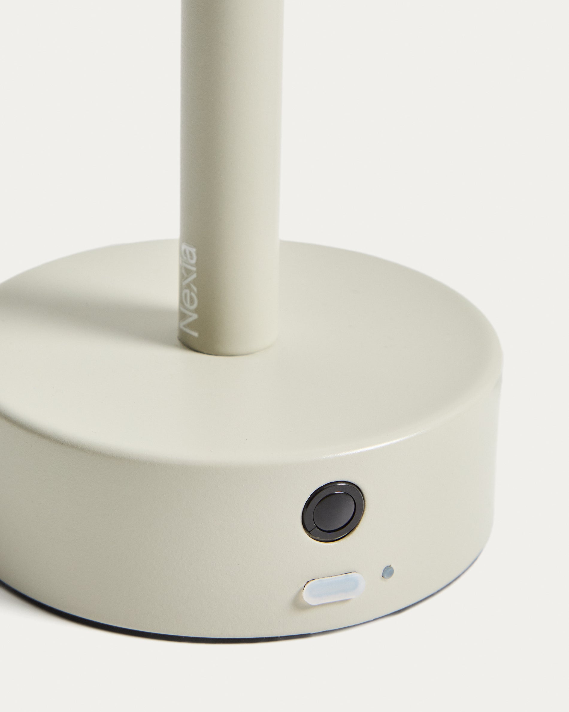 Bow grey aluminium portable table lamp - Detail