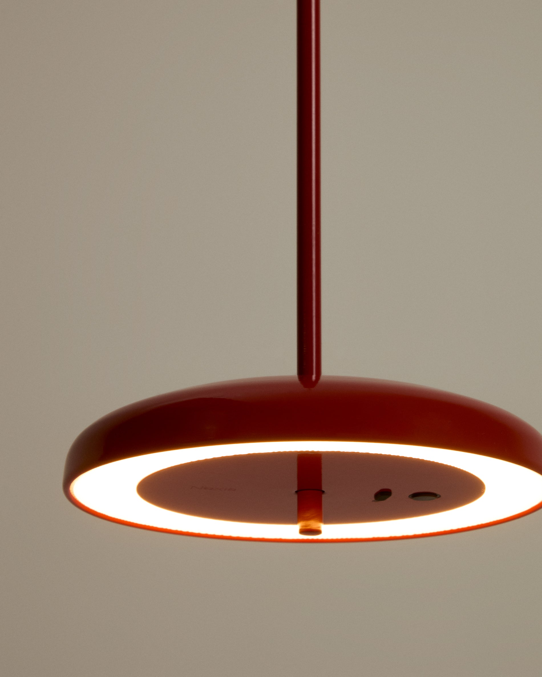 Porte red aluminium portable ceiling lamp Ø 16 cm - Detail