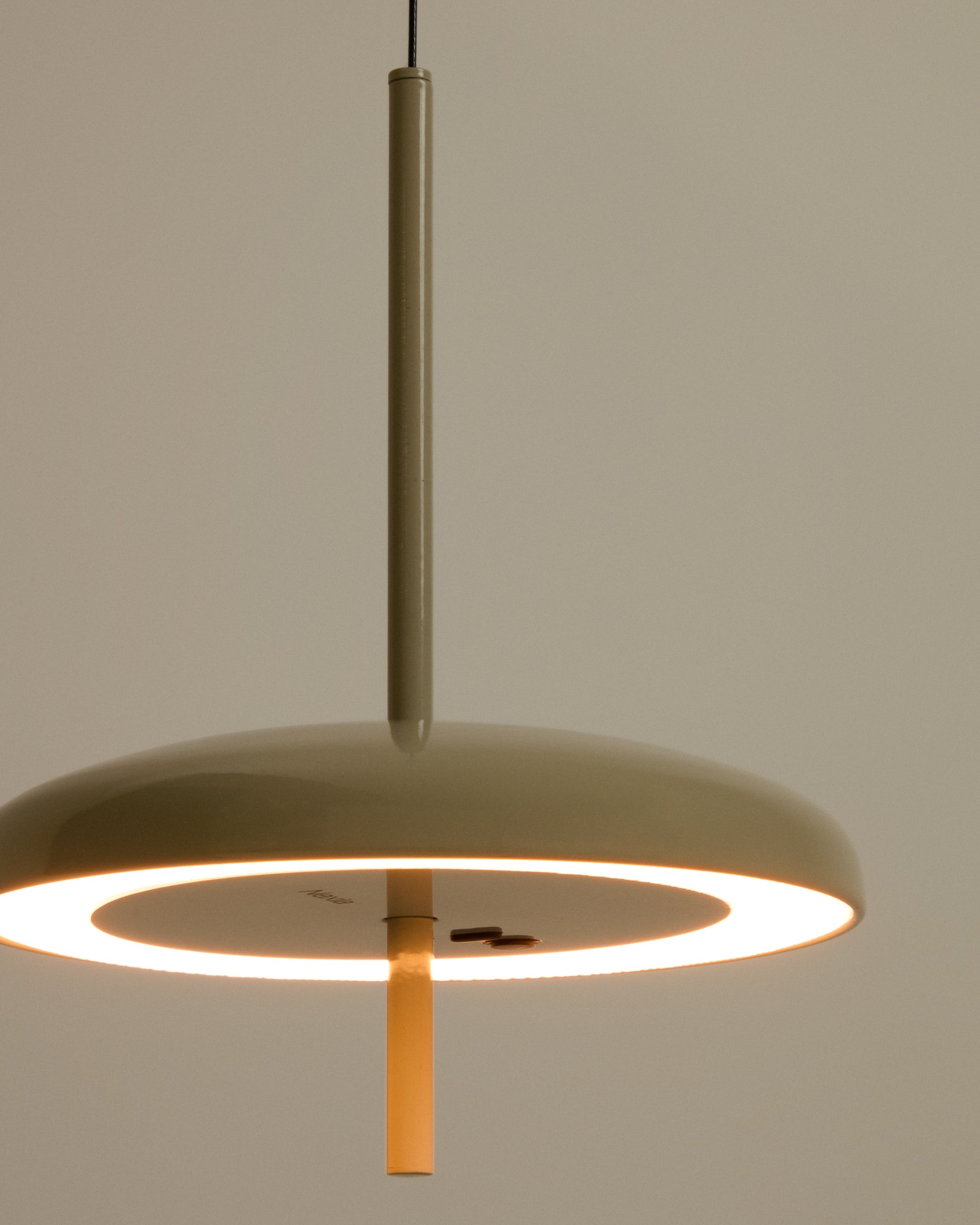 Porte light grey aluminium portable ceiling lamp Ø 16 cm - Detail