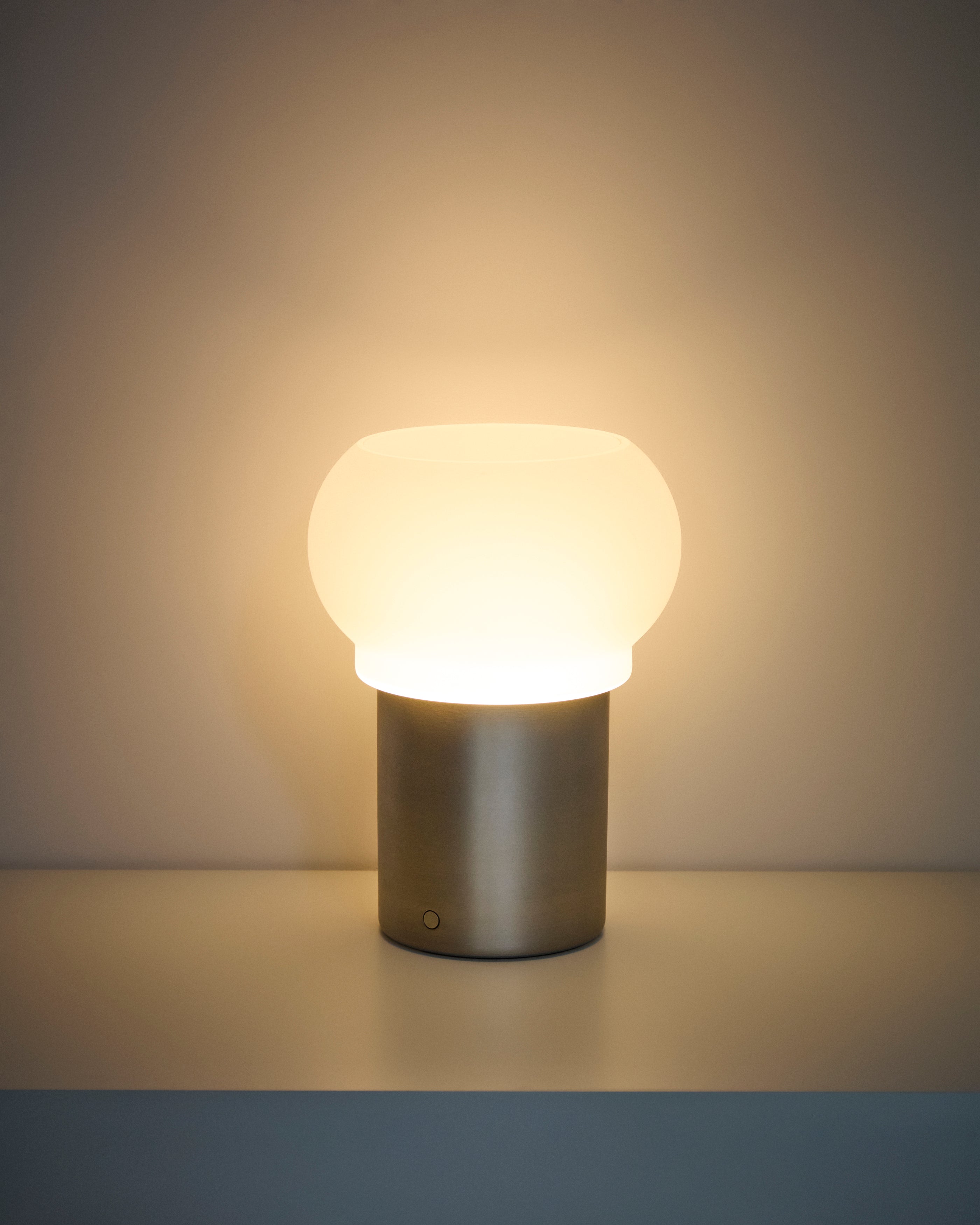 Leruna LED table lamp in frosted glass and metal with a galvanised finish Ø 20 cm - Product Image