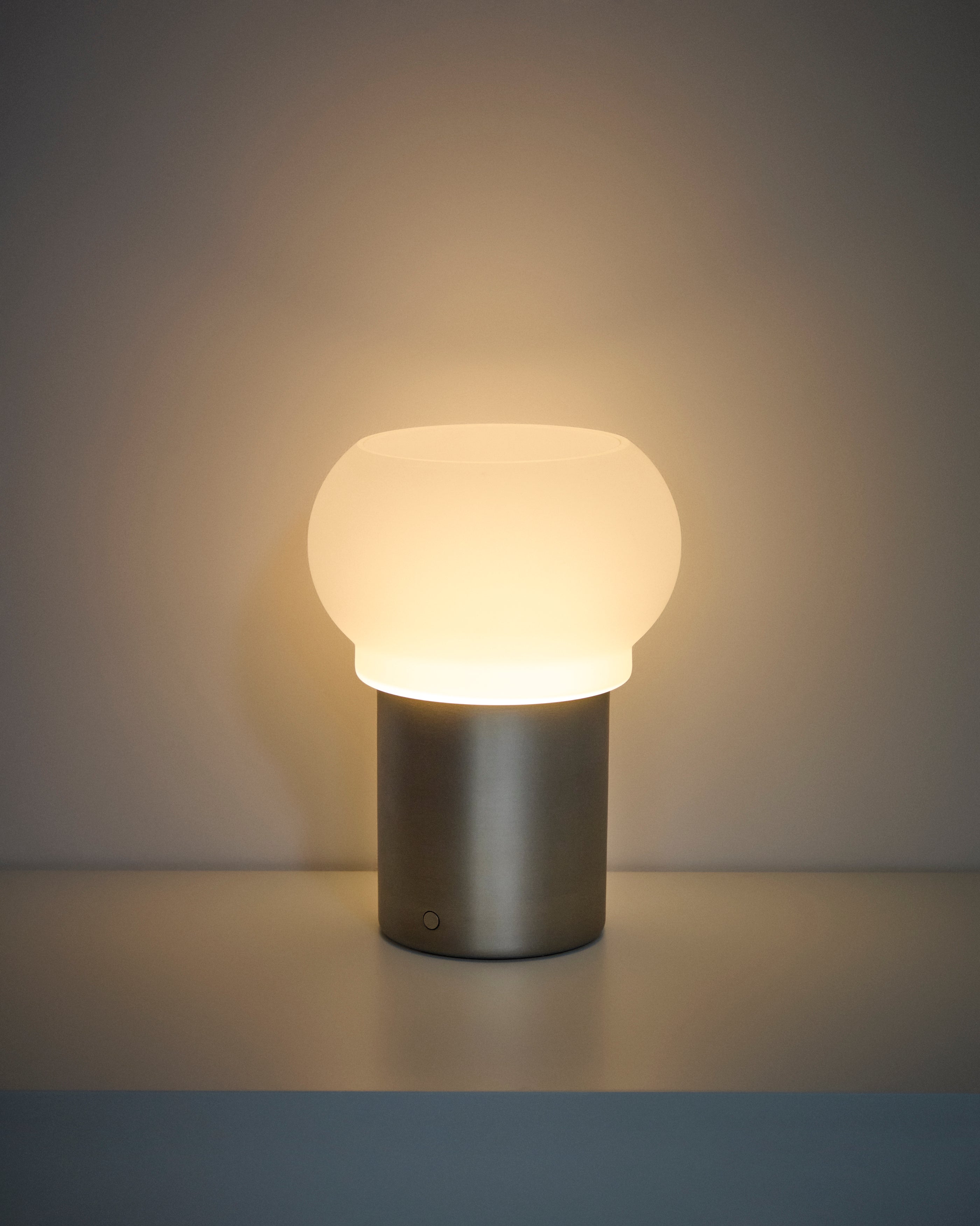 Leruna LED table lamp in frosted glass and metal with a galvanised finish Ø 20 cm - Product Image