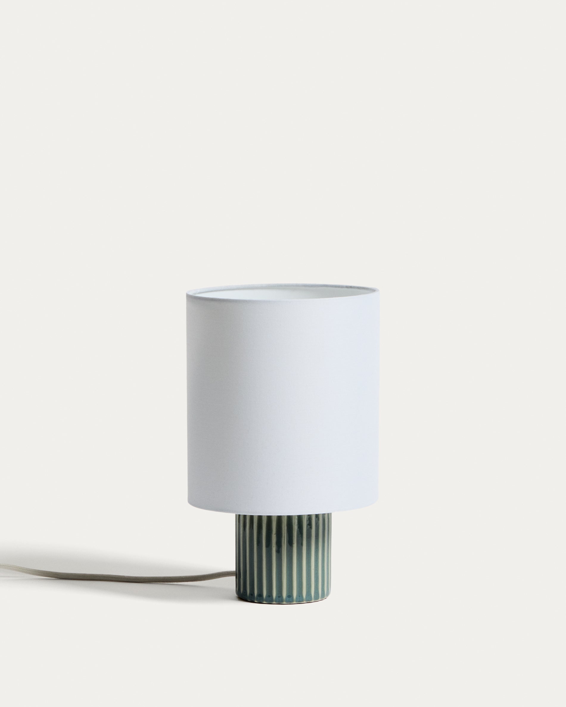 Eshe ceramic table lamp with green and white finish - Product View