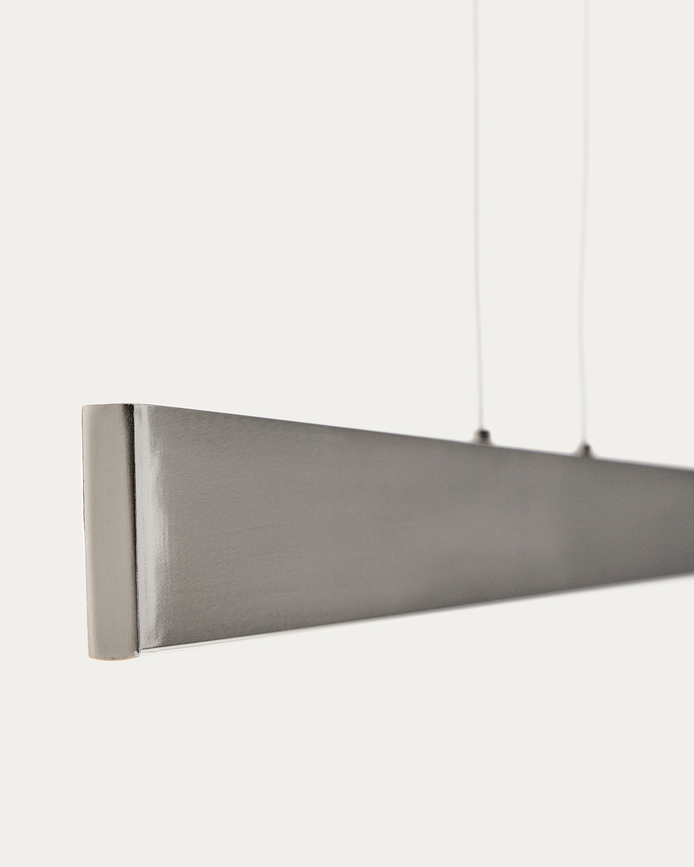 Boadella aluminium ceiling lamp with silver brushed painted finish - Detail