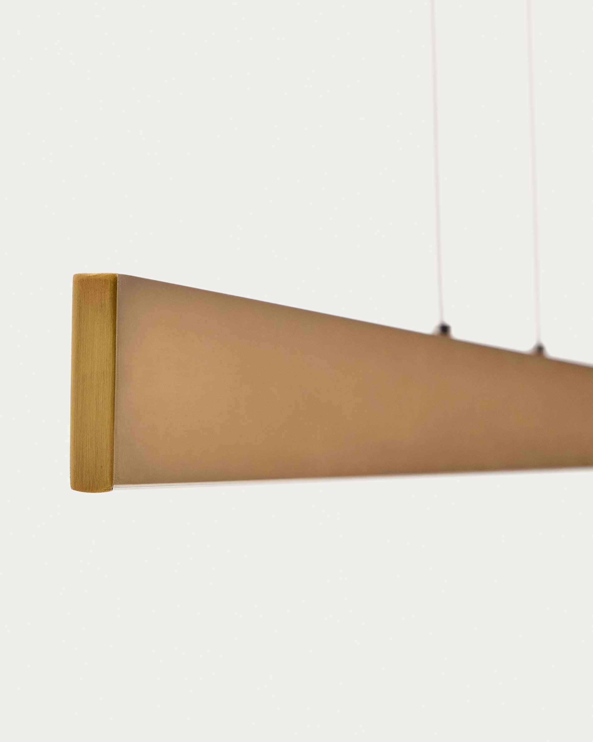 Boadella aluminium ceiling lamp with gold painted finish - Detail