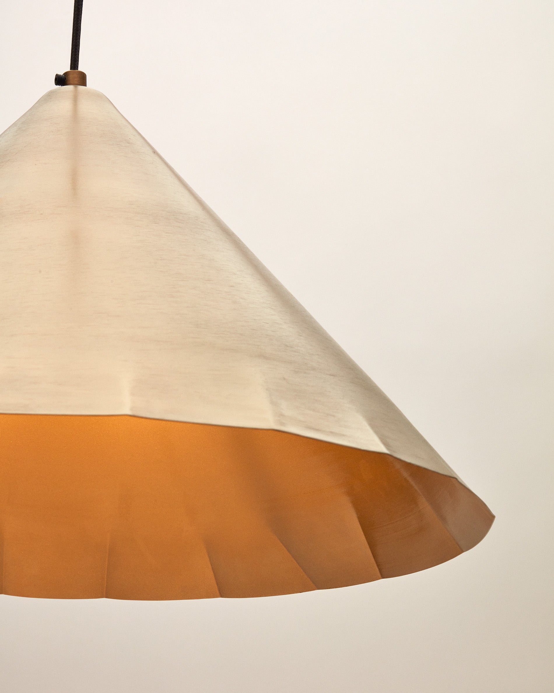 Parlava brass ceiling lamp, Ø 46 cm - Detail