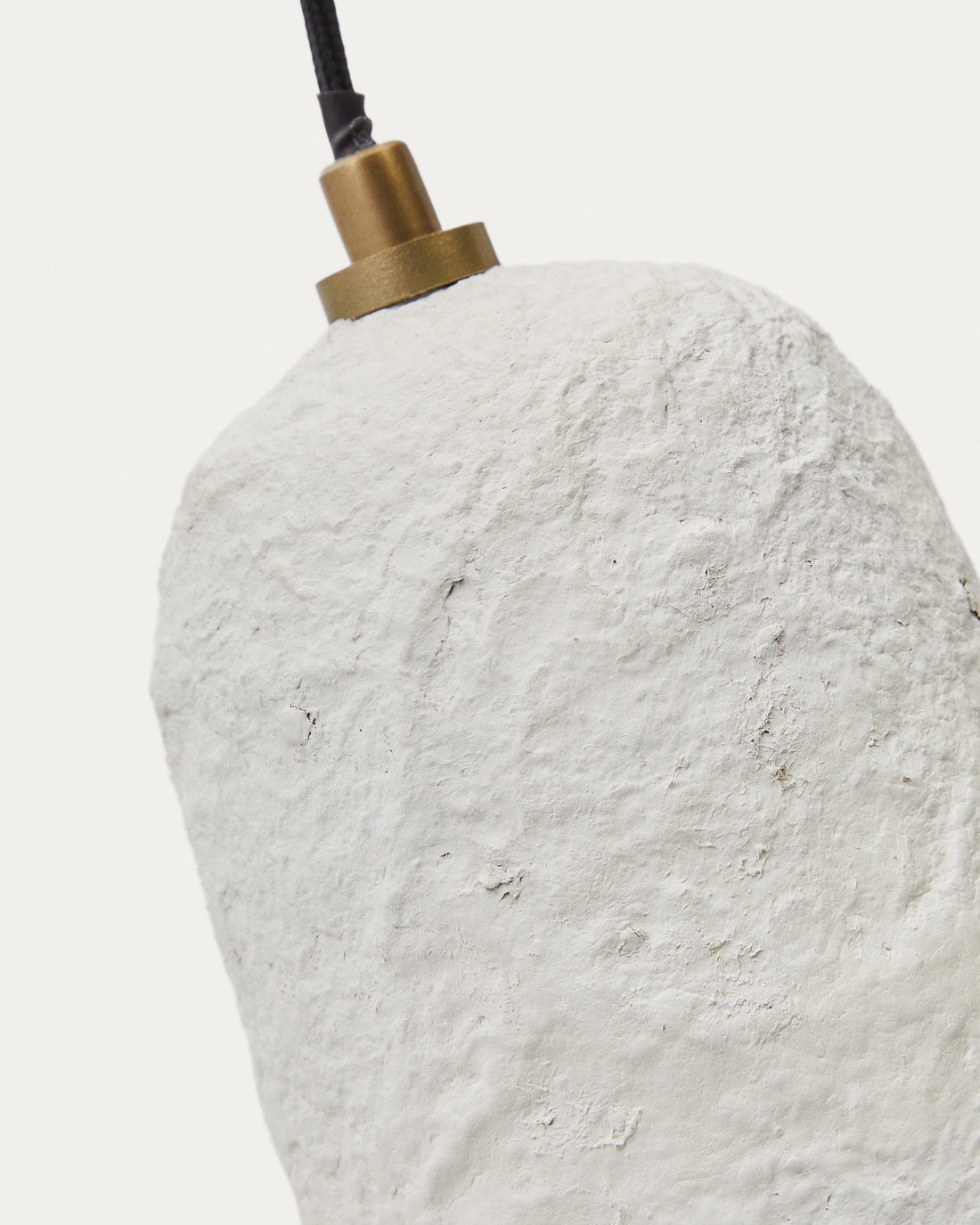 Ullaro white papier-mâché ceiling lamp Ø 11,5 cm - Detail