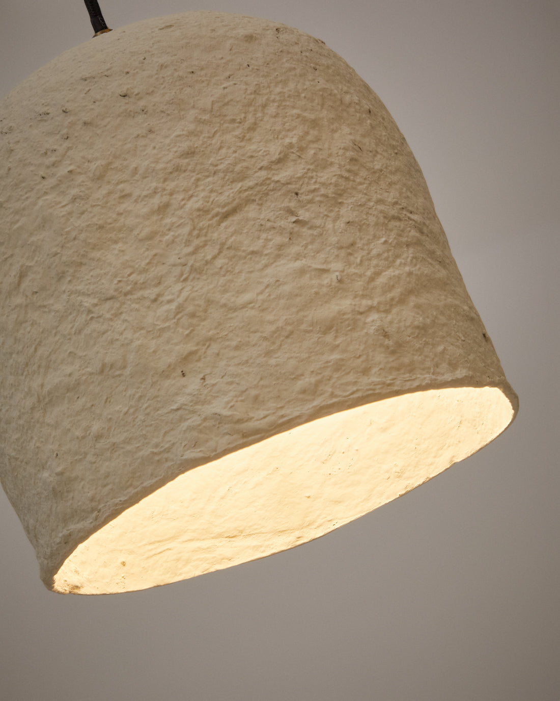 Calvia white papier-mâché ceiling lamp Ø 25 cm