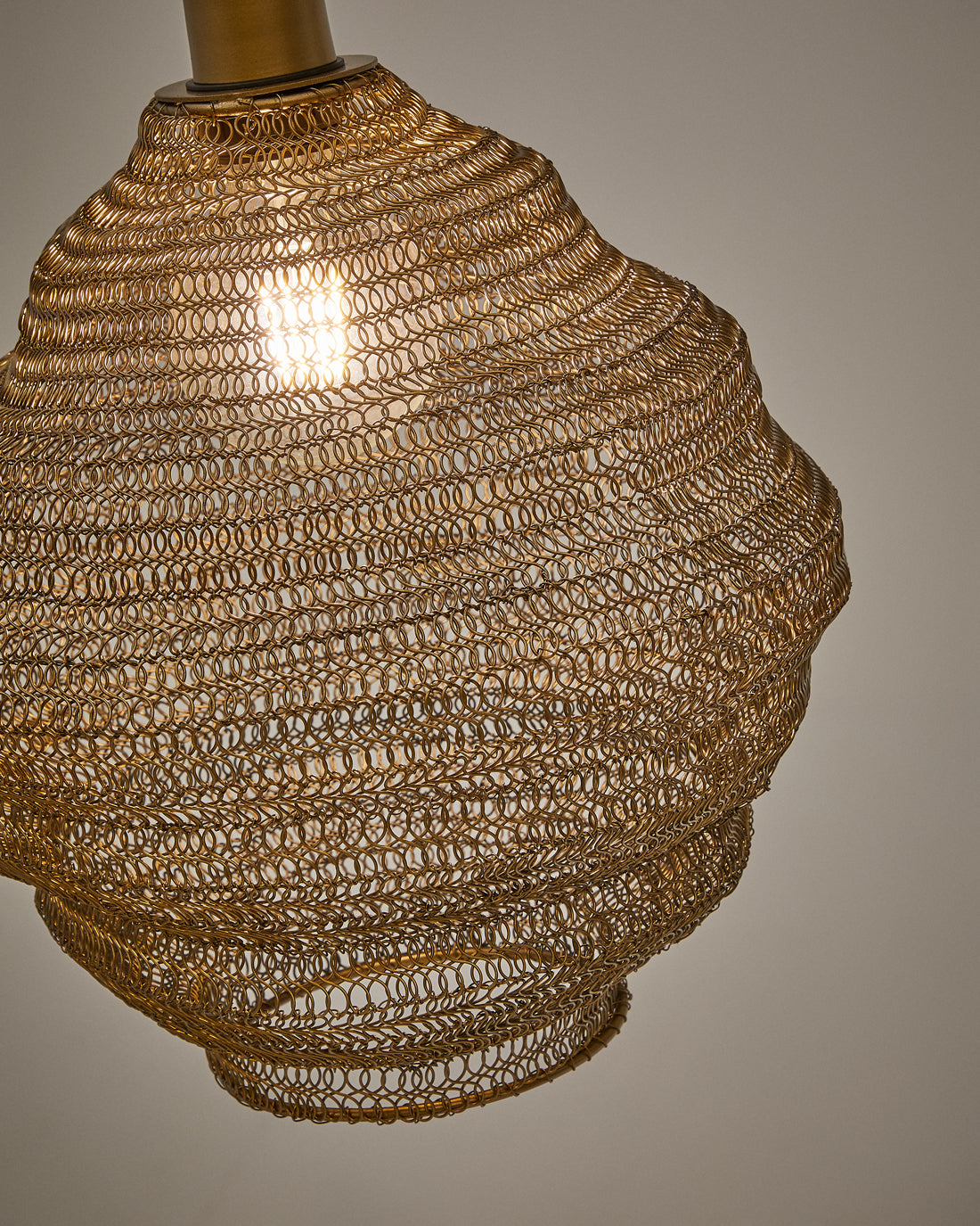 Sarraco gold metal ceiling lamp Ø 30 cm - Detail