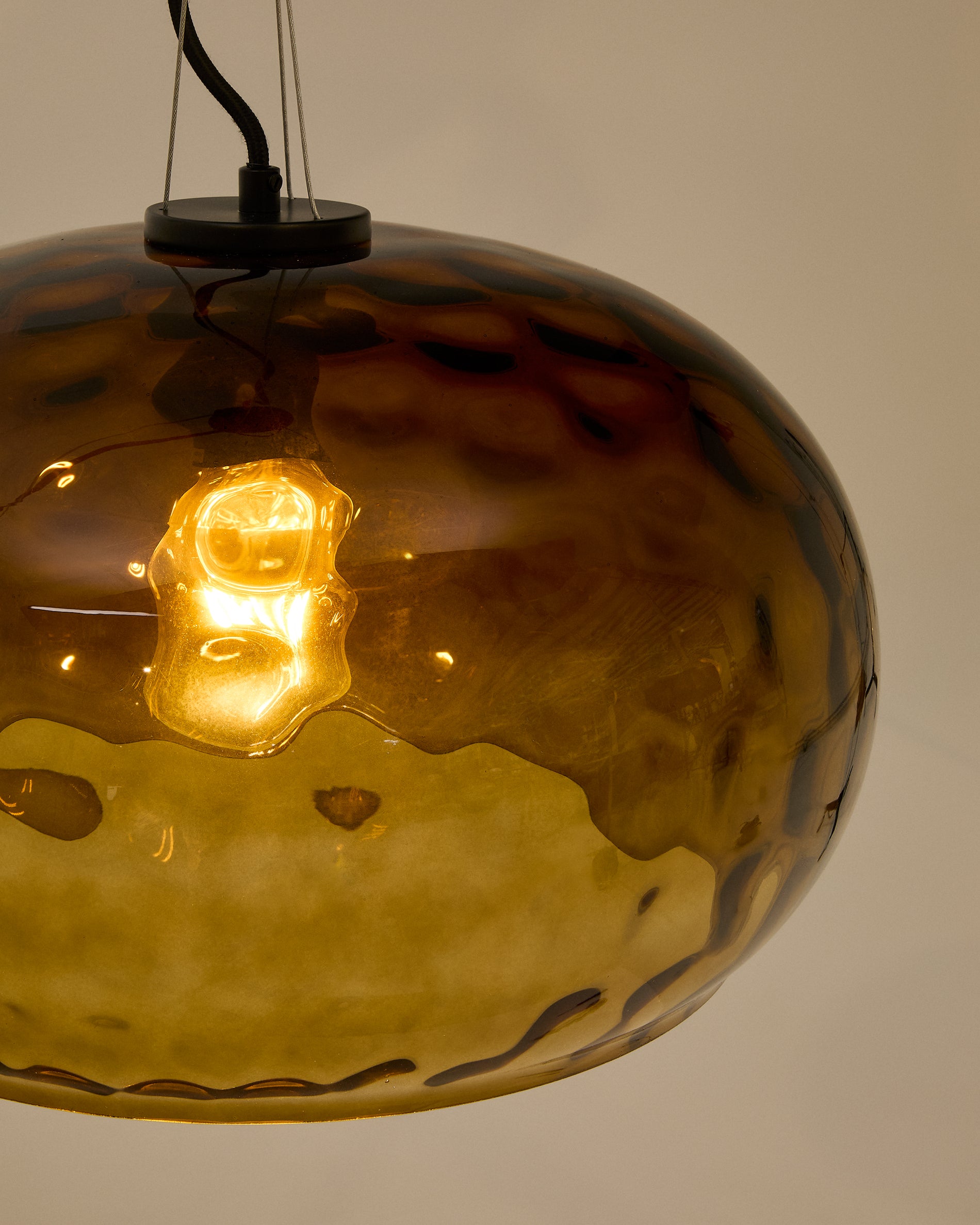 Balma brown glass ceiling lamp, Ø 40 cm - Detail