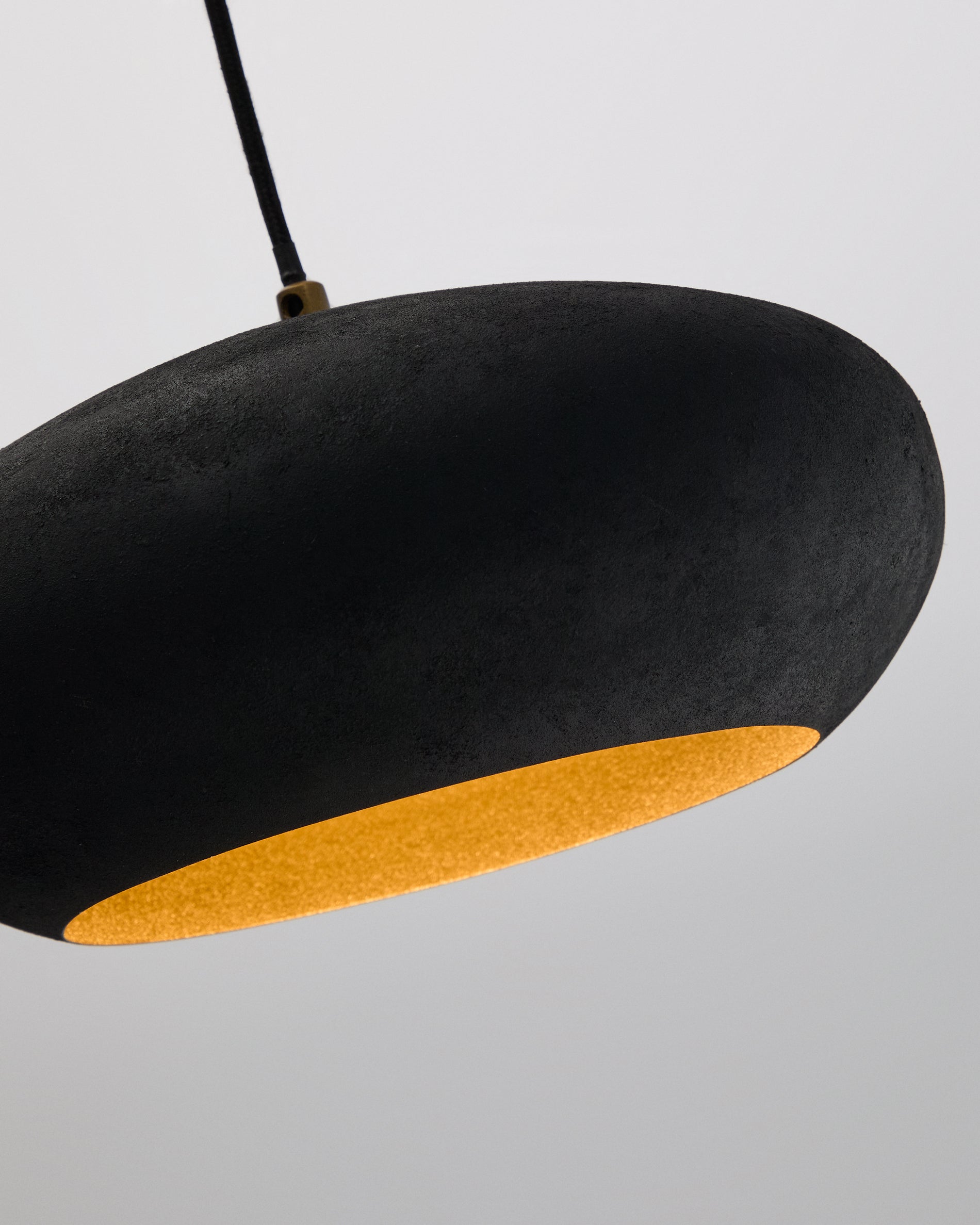 Inda metal ceiling lamp in a black finish, Ø 30 cm - Detail