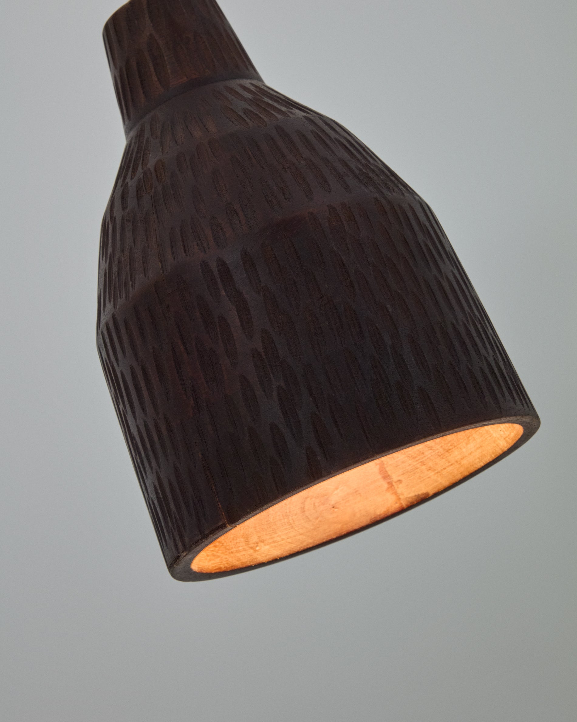 Amire elongated wooden ceiling lamp in a black finish, Ø 15 cm - Detail