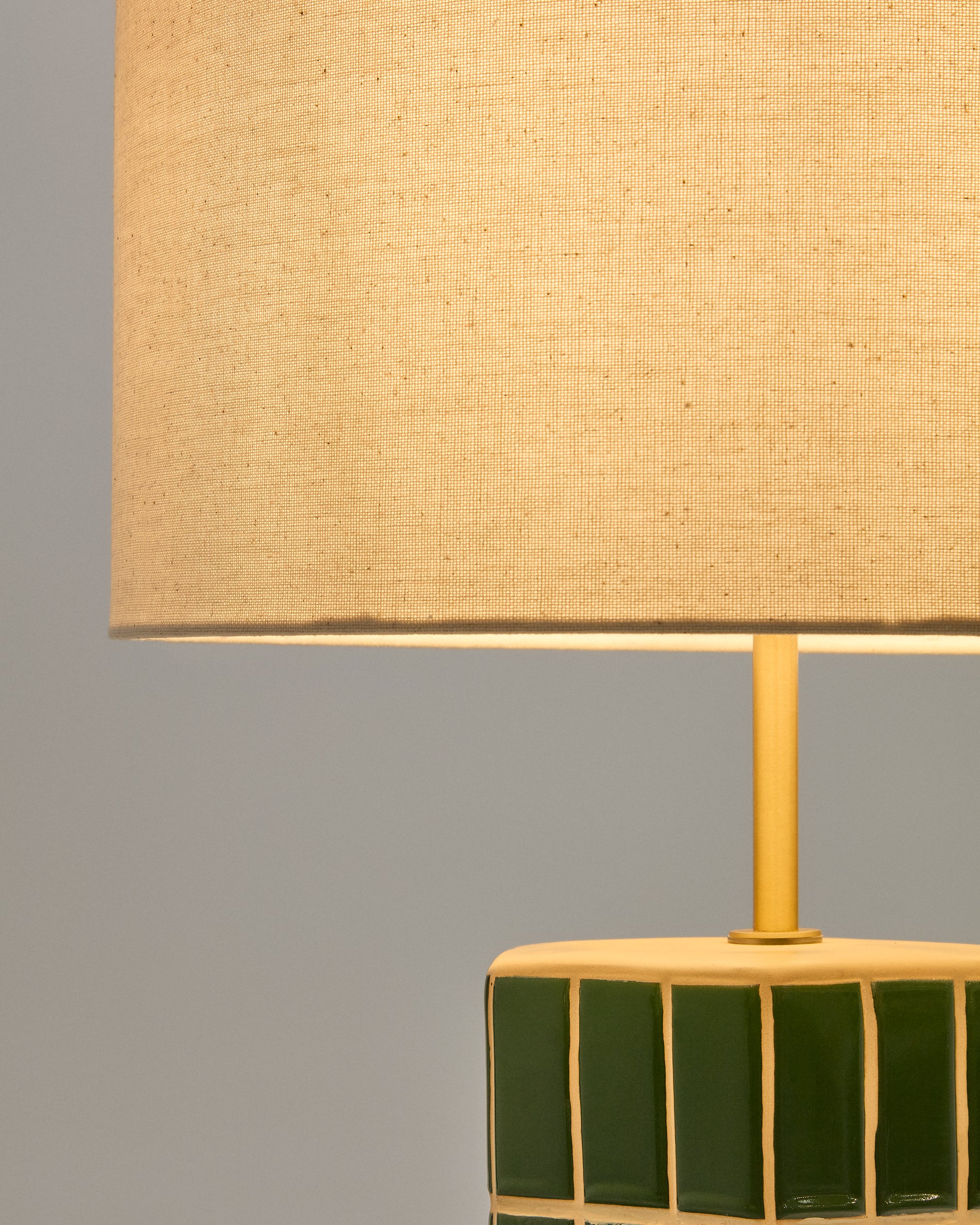 Rue green ceramic table lamp - Detail