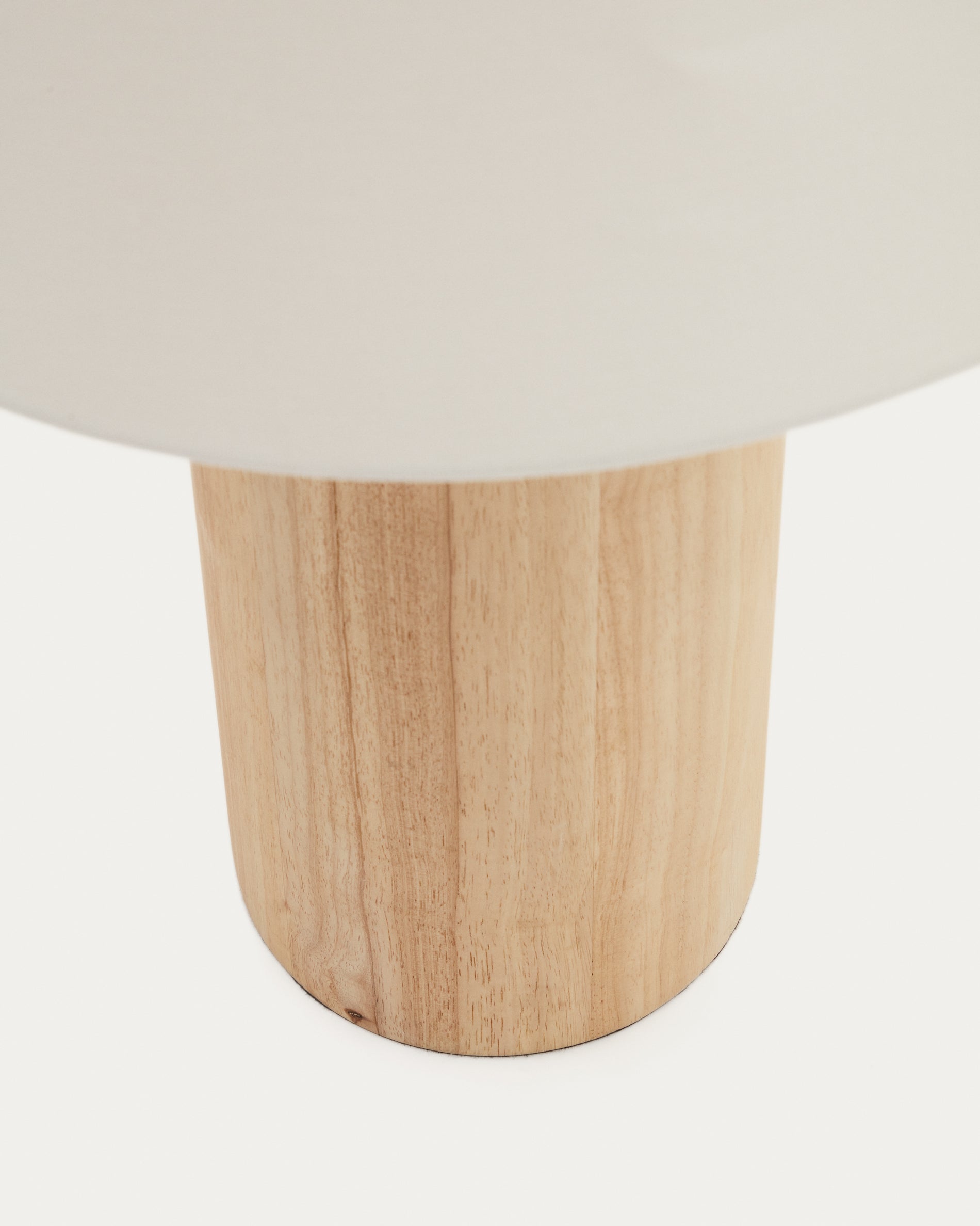 Marga floor lamp in solid wood with natural finish - Detail