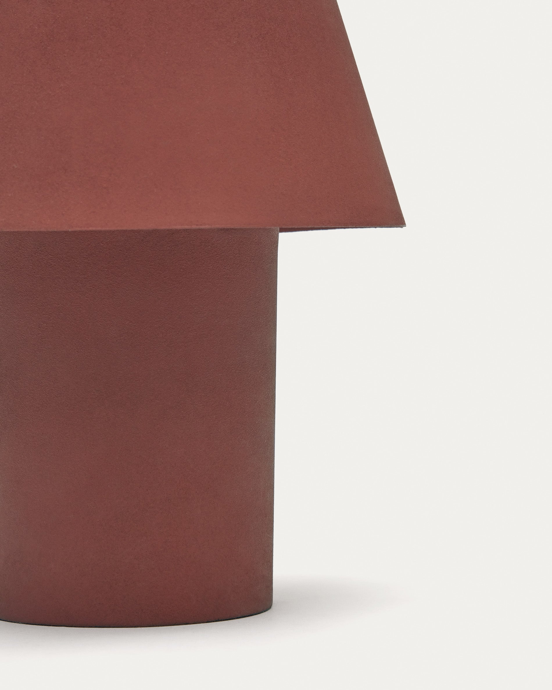 Canapost table lamp in metal with a terracotta painted finish - Detail