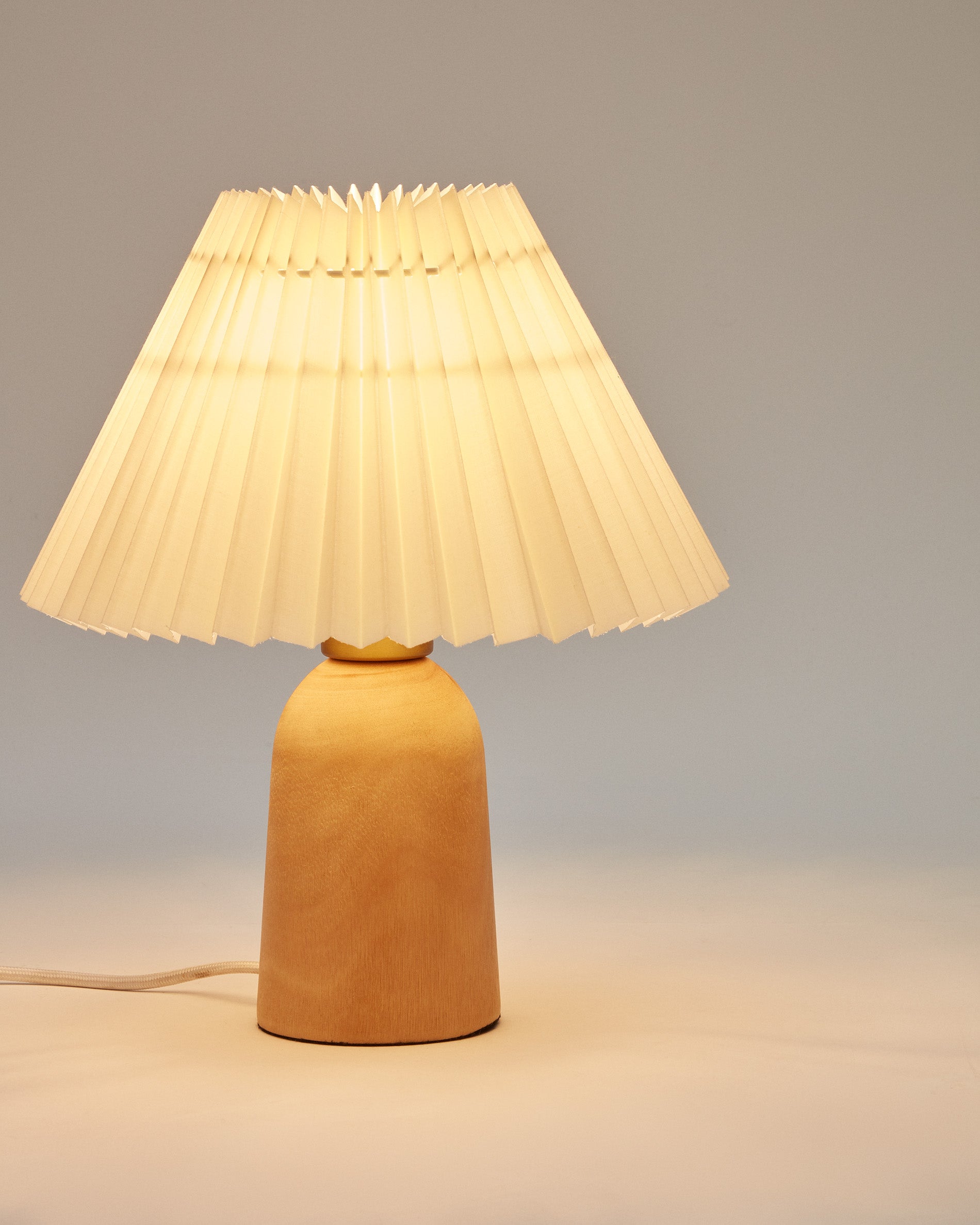 Benicarlo table lamp in wood with a natural, beige finish - Detail