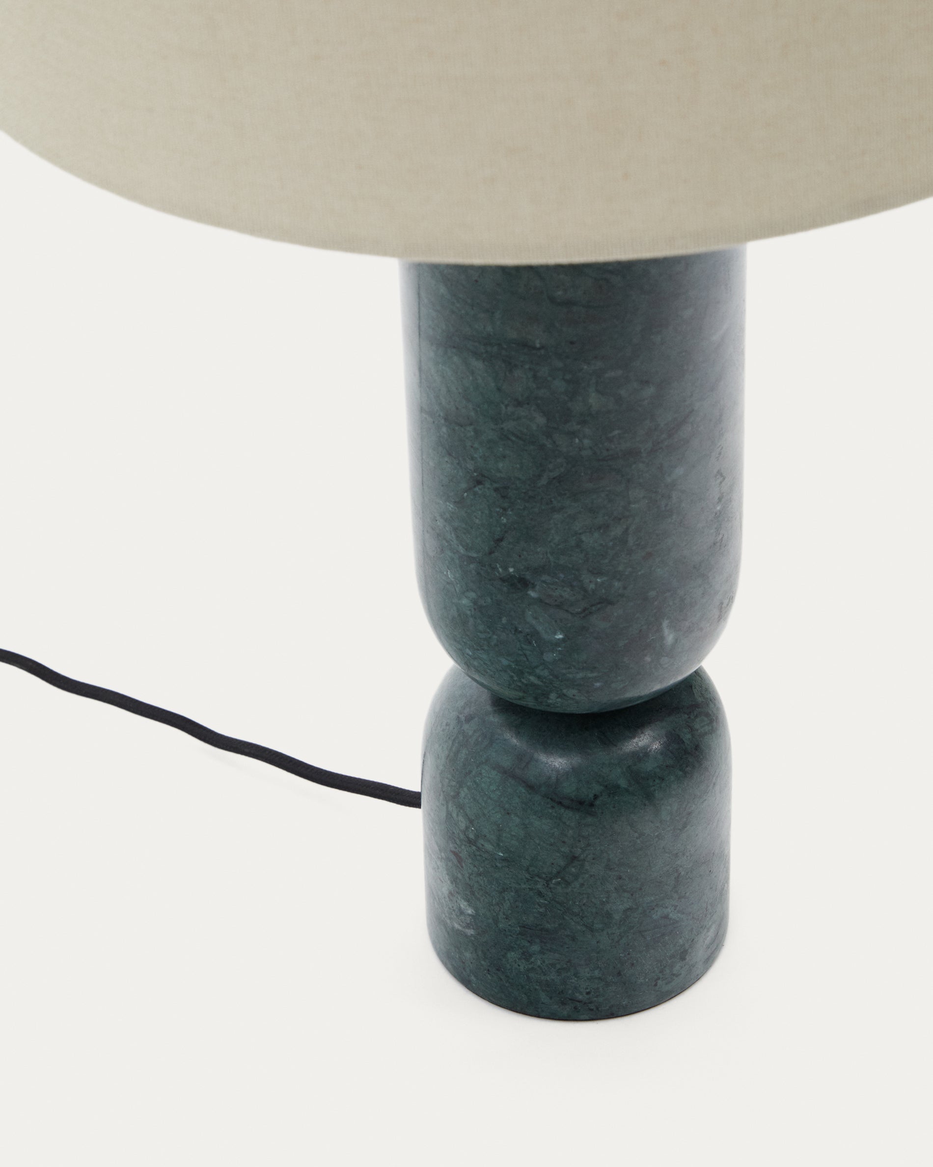 Vex table lamp in green marble with a grey linen shade - Detail