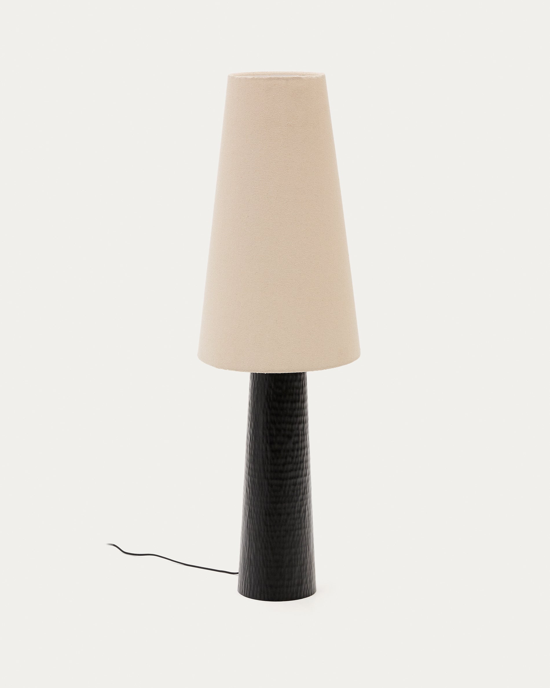 Senni table lamp with a metal base in a black painted finish - Product View