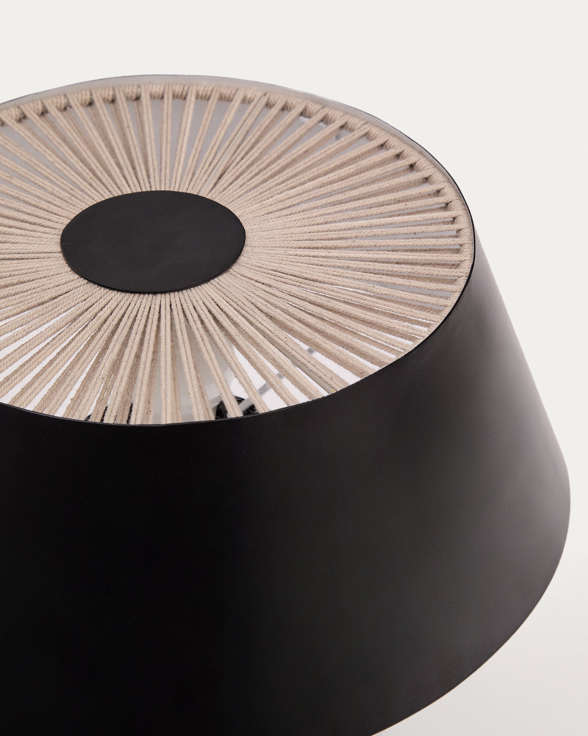 Ancare table lamp in black metal and beige rope cord - Detail
