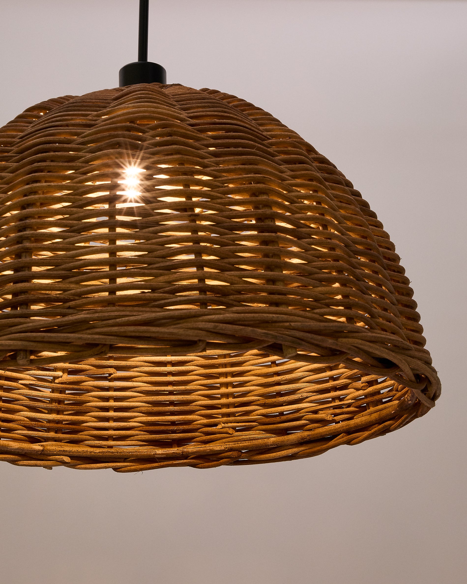 Jornets rattan ceiling lamp shade in a natural finish Ø 50 cm - Detail