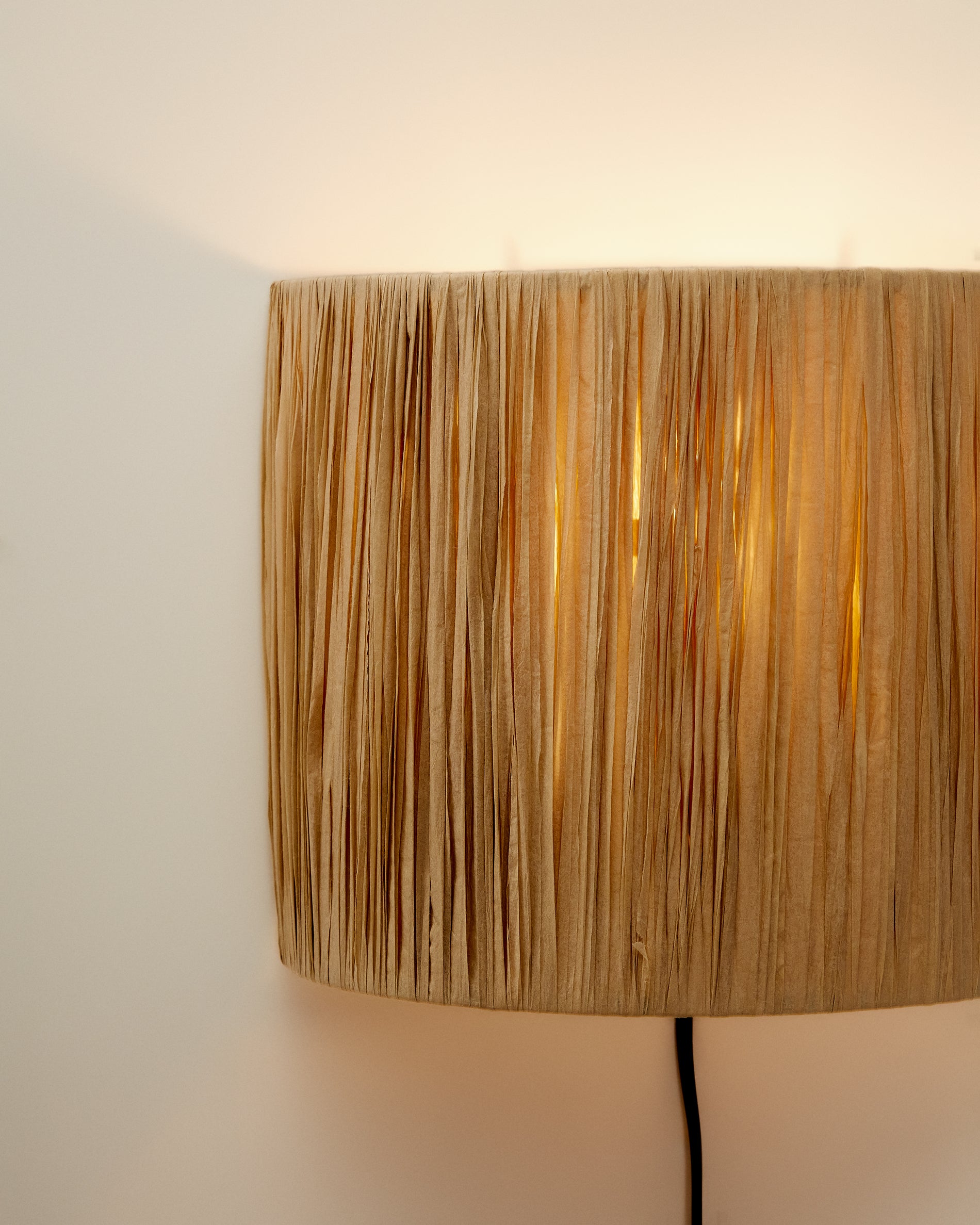 Pulmi wall lamp in natural raffia - Detail