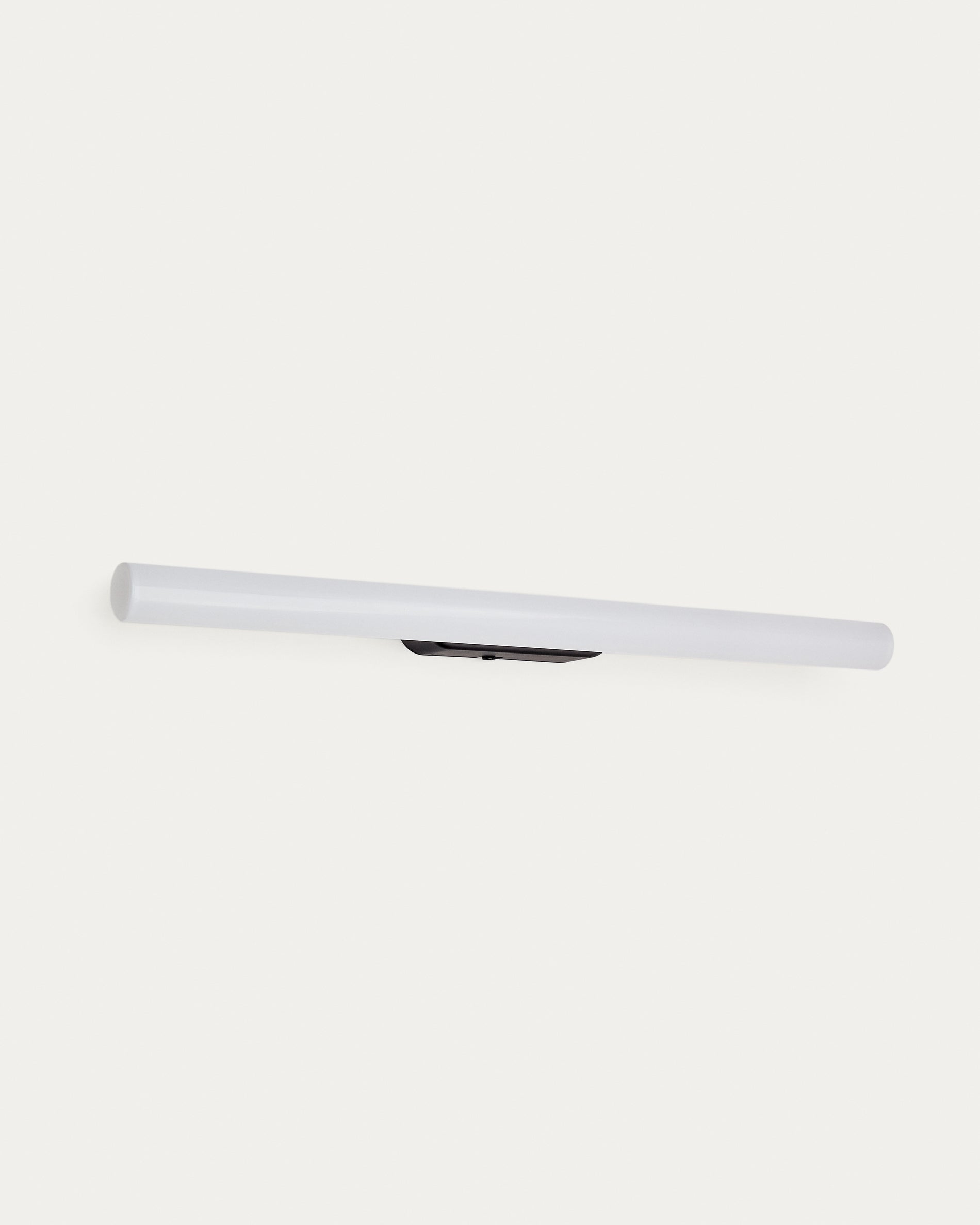Valquiria metal wall sconce with black finish - Product View