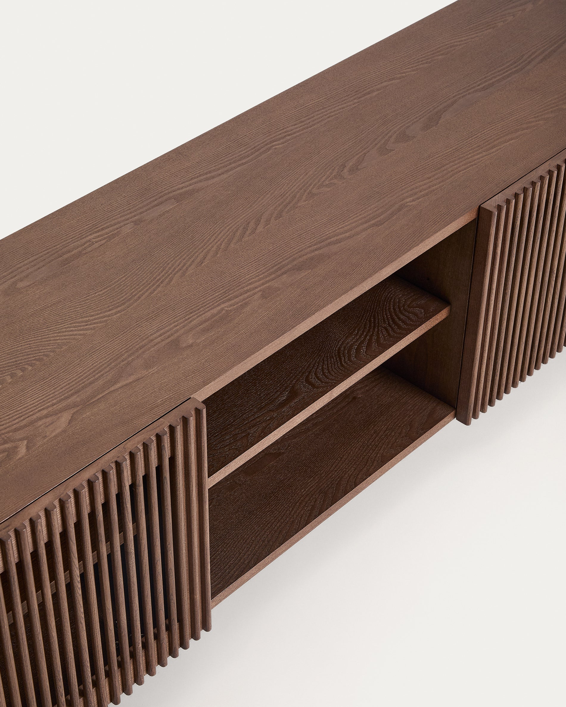 Beyla TV stand in ash veneer and solid ash wood with walnut finish 180 x 49.5cm FSC 100% - Detail