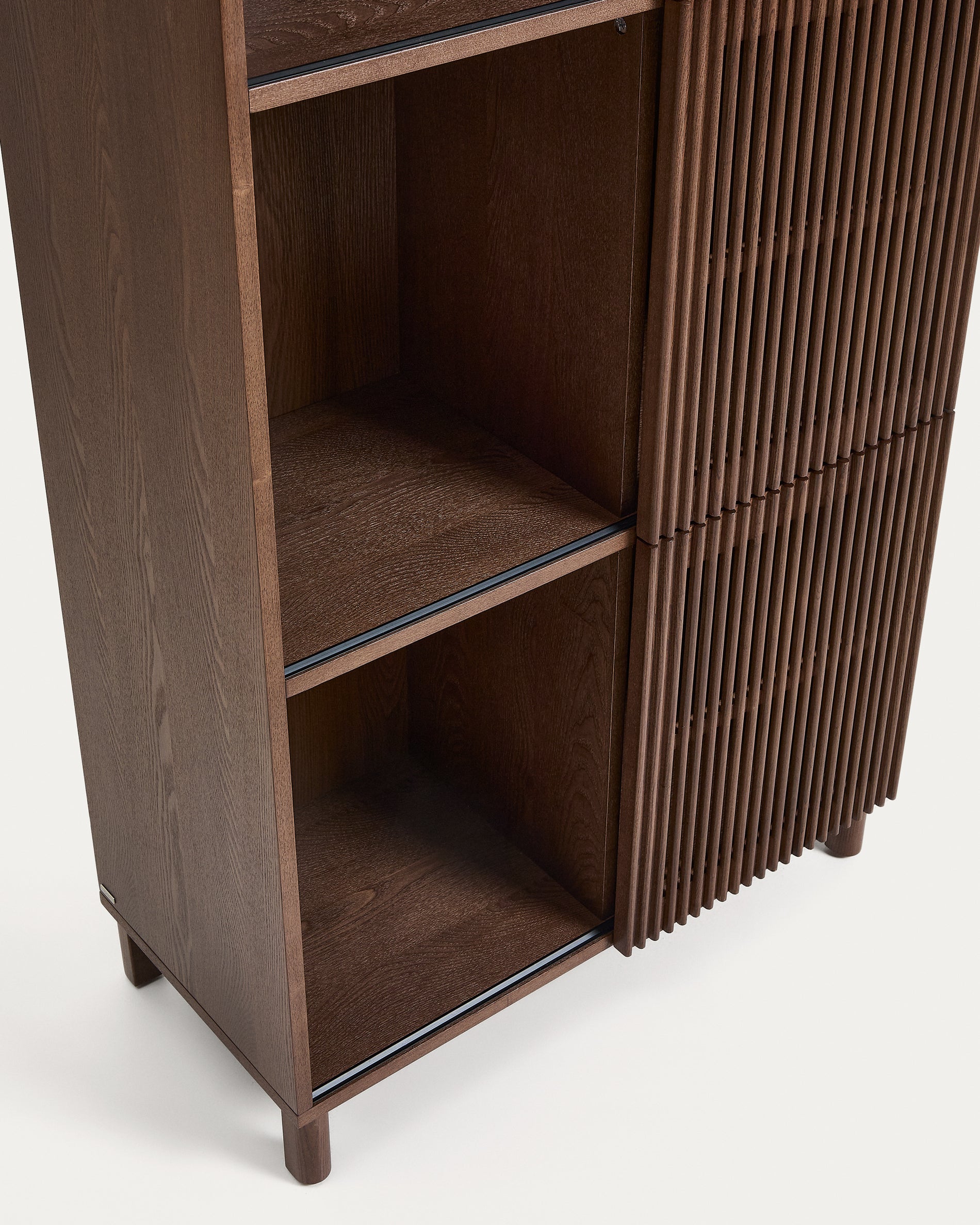 Beyla shelf unit in ash veneer and solid ash wood with walnut finish 84.5 x 170cm FSC 100% - Detail
