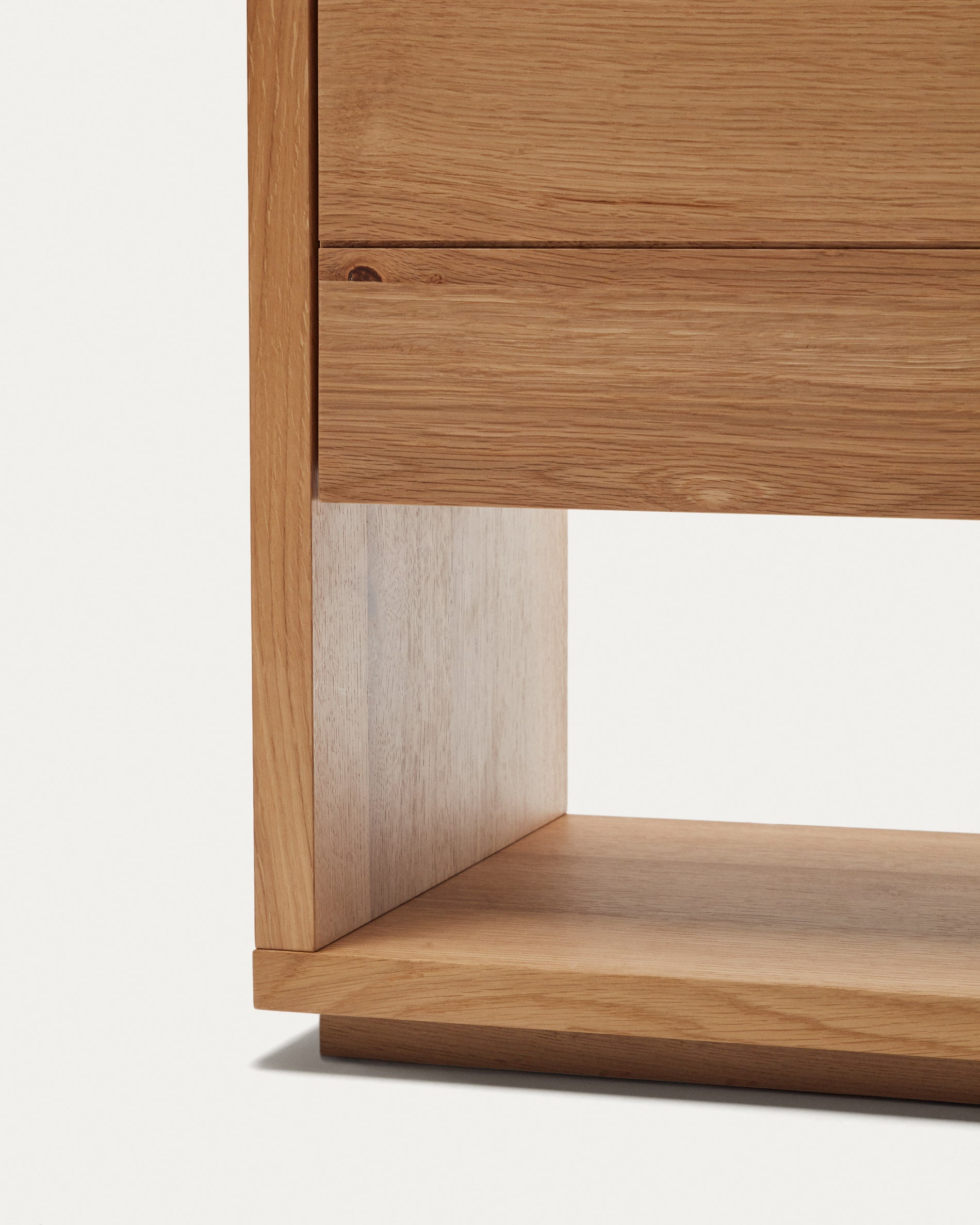 Alguema sideboard with 3 doors in oak veneer with natural finish, 151 x 73 cm - Detail